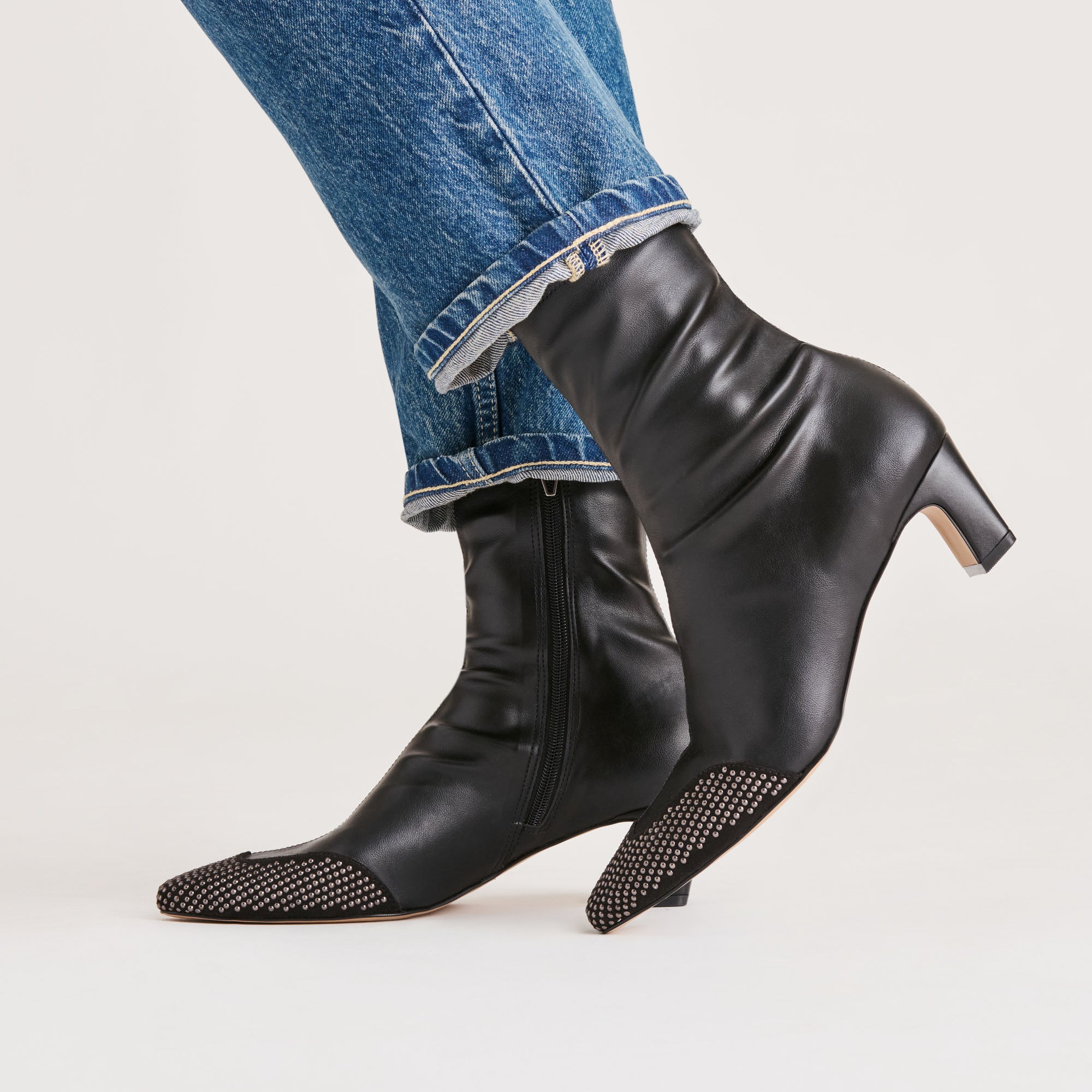 DOLCEVITA-BOOTS_ANIKASTUD_BLACKLEATHER_2.jpg
