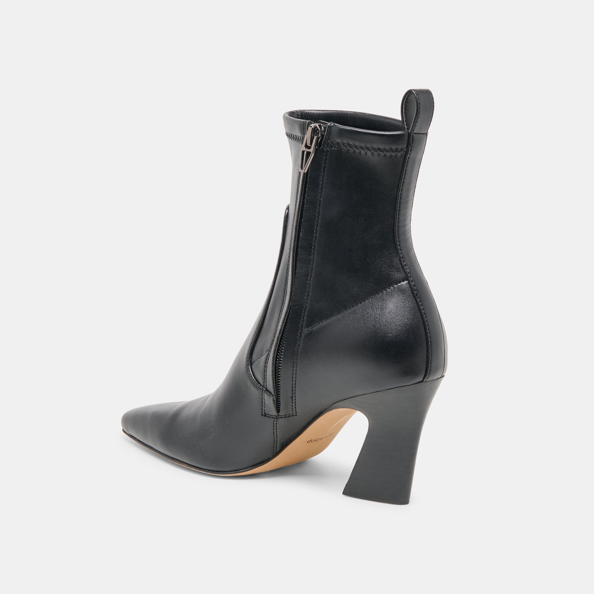 DOLCEVITA-BOOTS_LINZEY_BLACKSTELLA-08.jpg