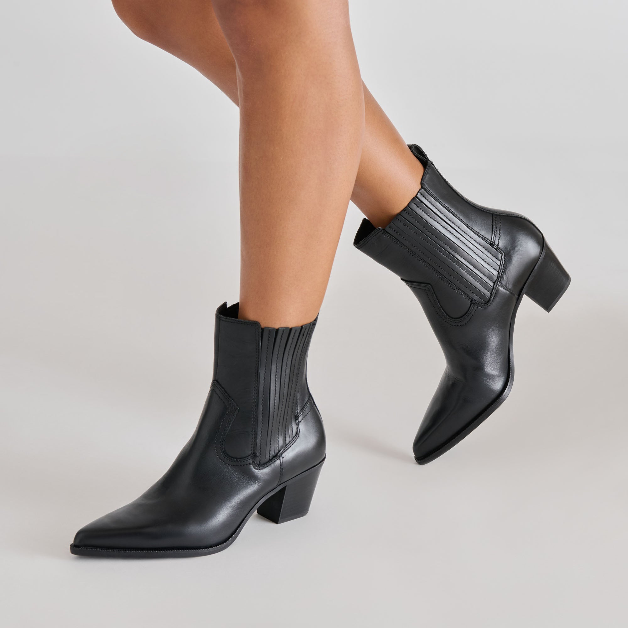 DOLCEVITA-BOOTS_SLIM_BLACKLEATHER_02-1.jpg