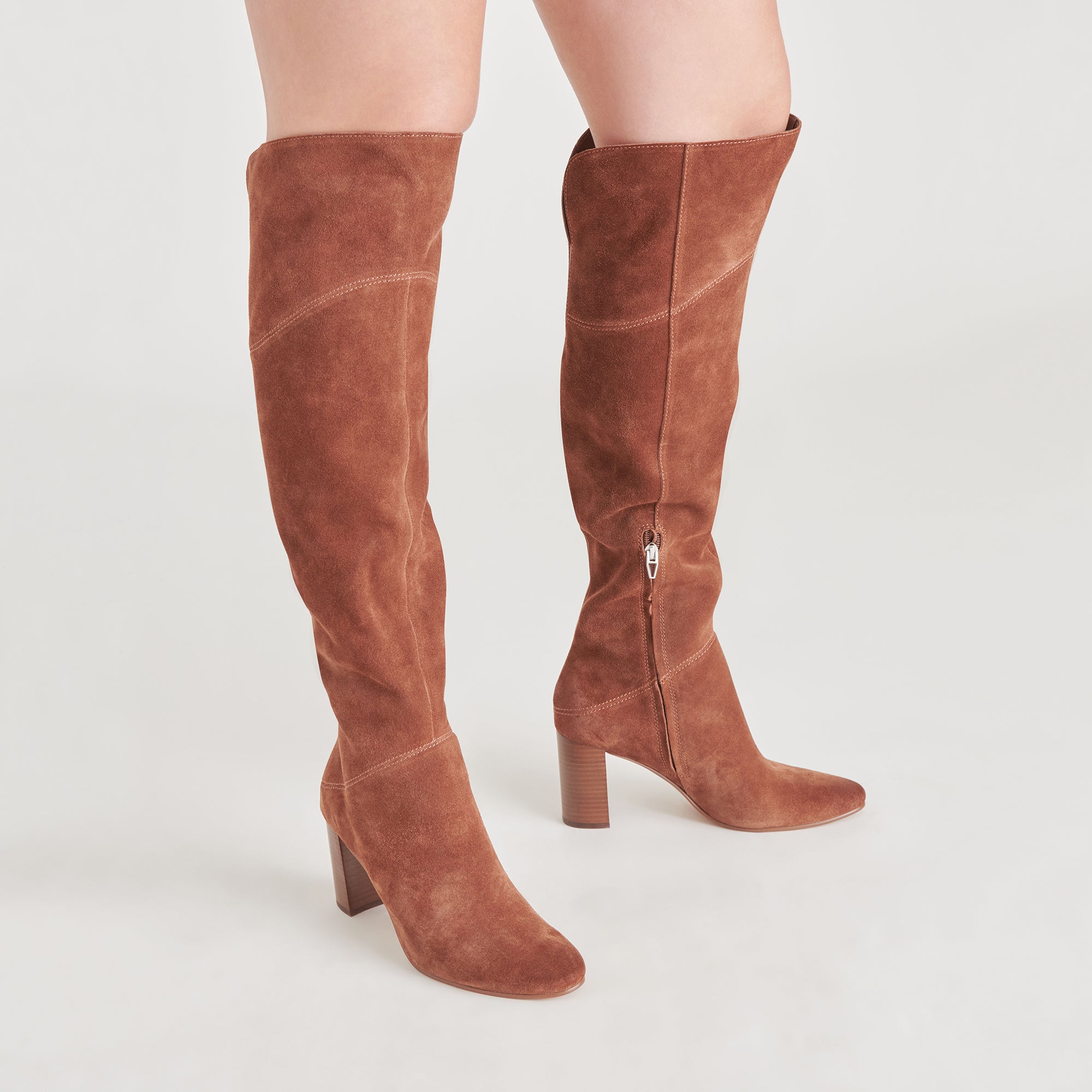 DOLCEVITA-BOOTS_SURY_DARKSADDLESUEDE_ONFOOT_01-1.jpg