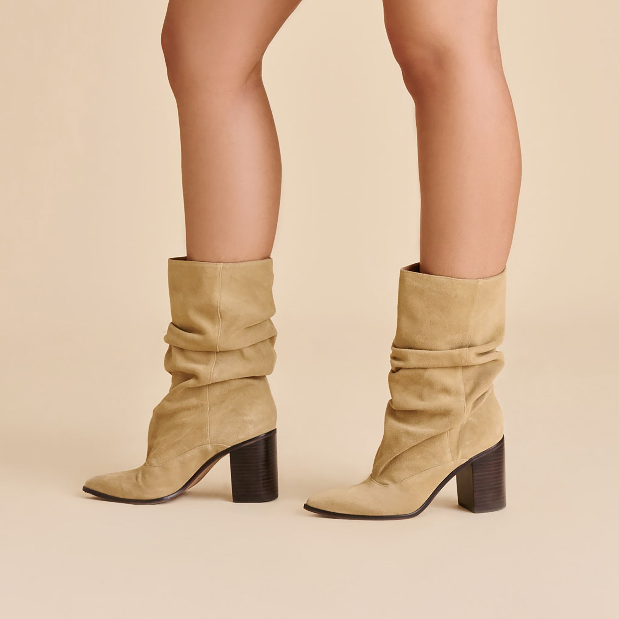 DOLCEVITA-BOOTS_TALINA_DK-TAUPE-SUEDE_1_1a81b19d-1014-4495-aa65-d2d3fc6299c0.jpg