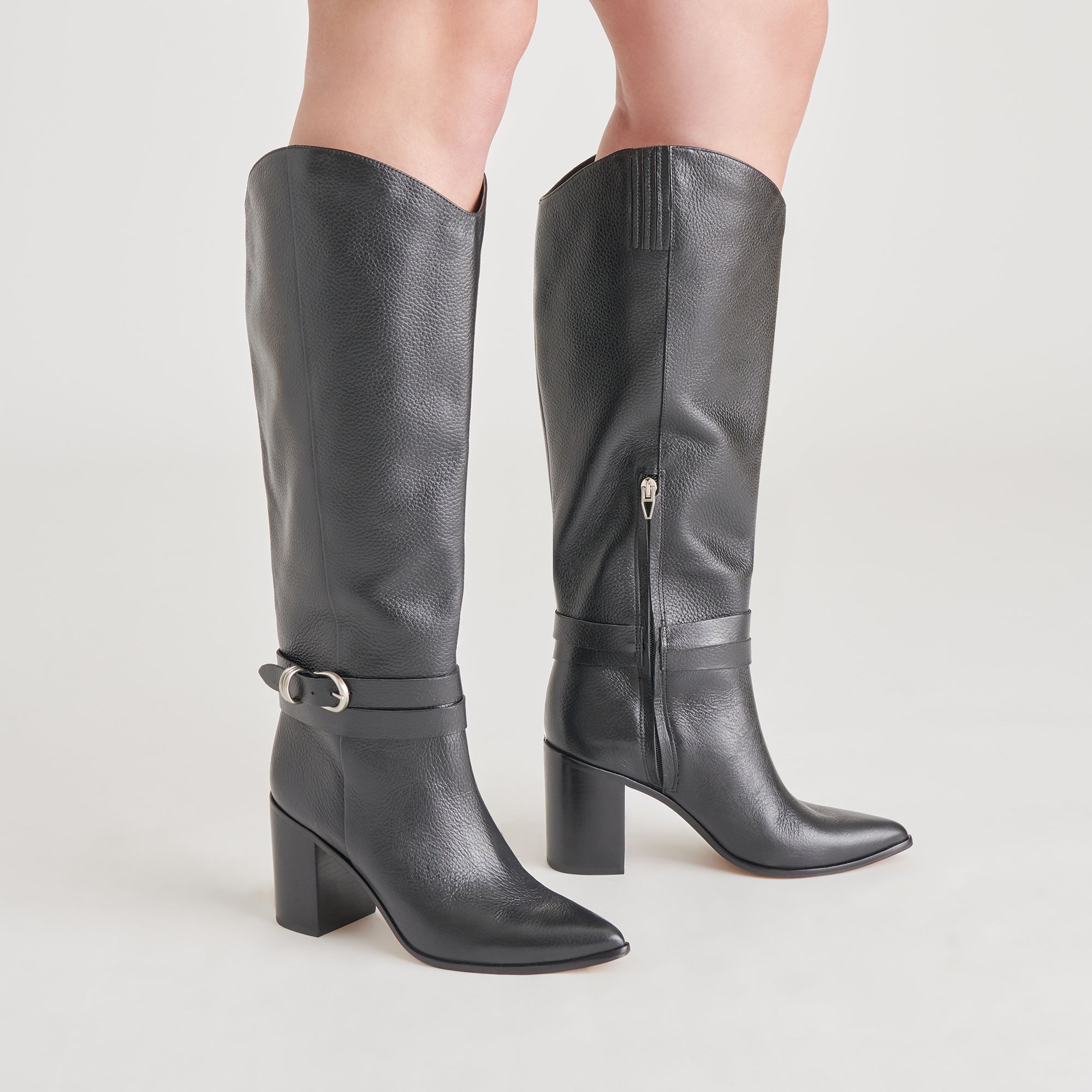 DOLCEVITA-BOOTS_TYRONE_BLACKLEATHER_ONFOOT_01.jpg