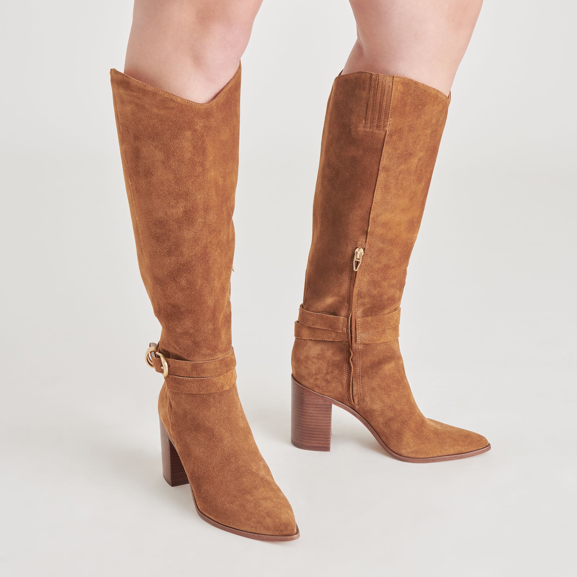 DOLCEVITA-BOOTS_TYRONE_BROWNSUEDE_ONFOOT_01.jpg