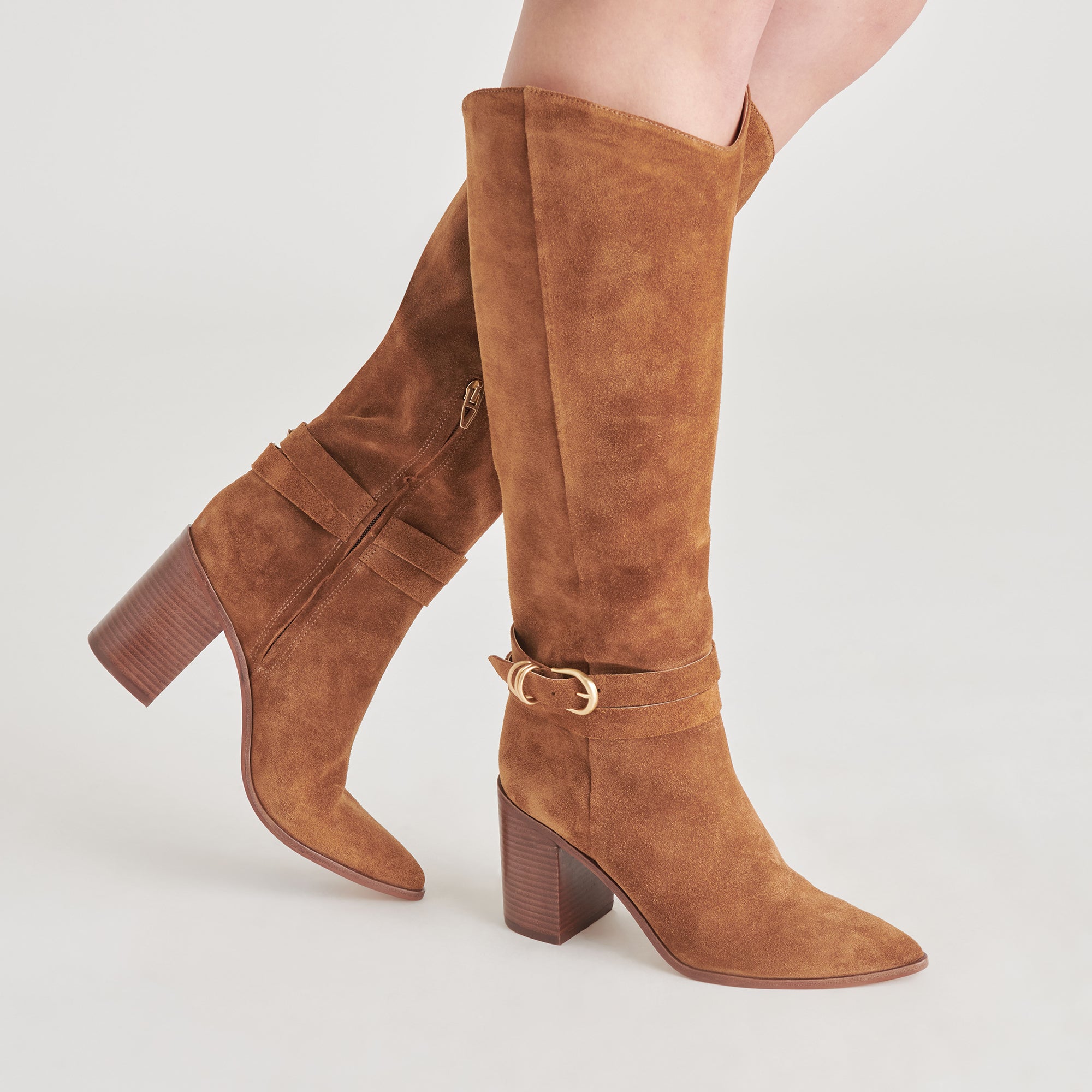 DOLCEVITA-BOOTS_TYRONE_BROWNSUEDE_ONFOOT_02.jpg