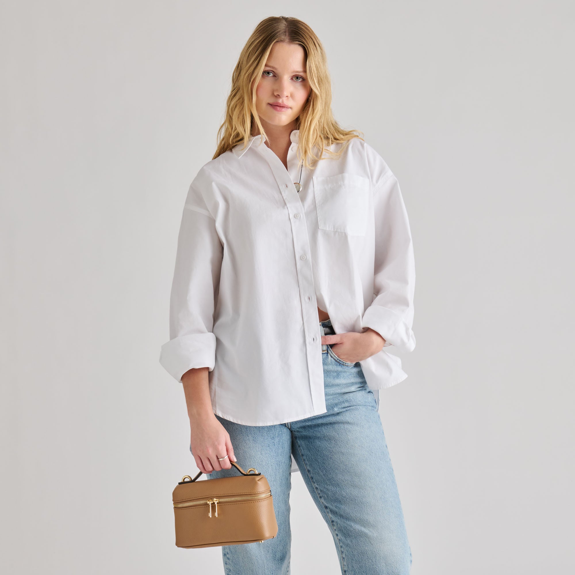 DOLCEVITA-CROSSBODY_LEONY_TAN_02-1.jpg