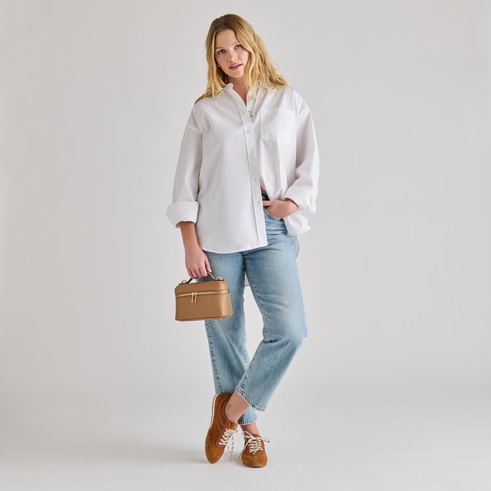 DOLCEVITA-CROSSBODY_LEONY_TAN_03-1.jpg