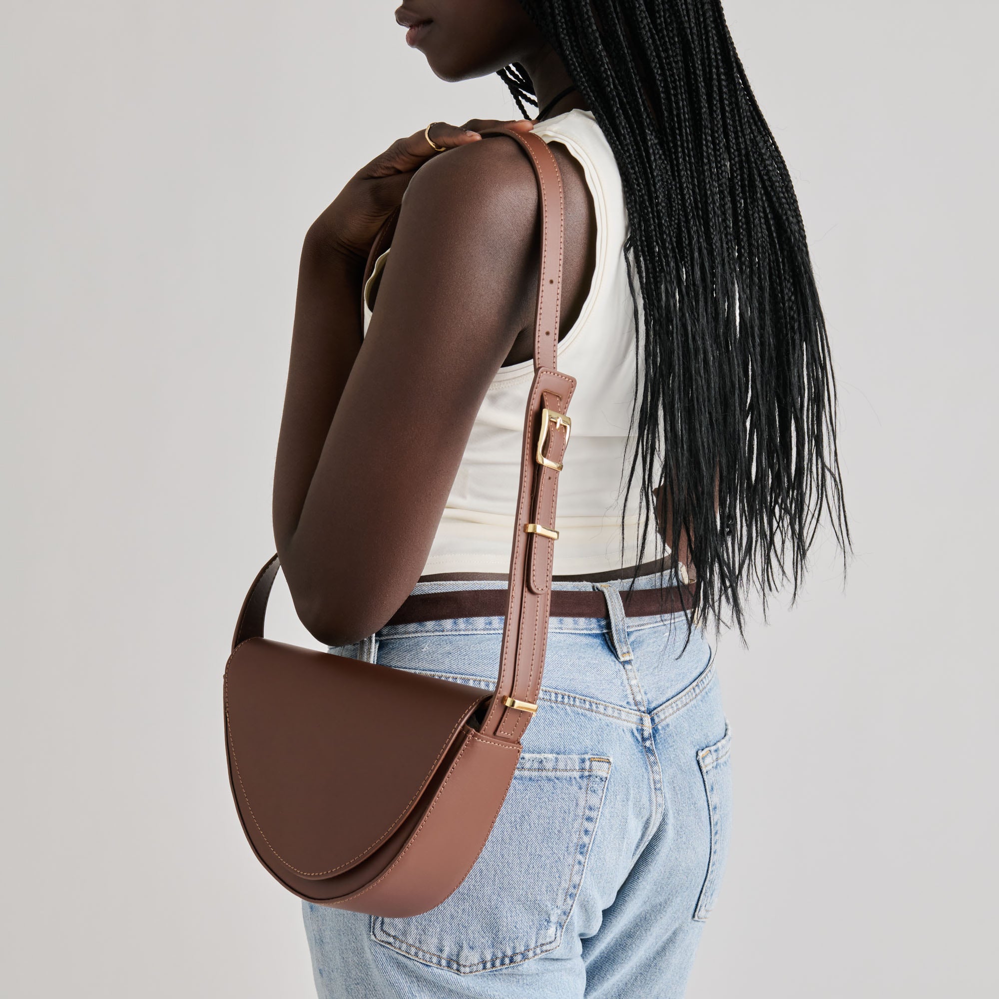 DOLCEVITA-CROSSBODY_SABINE_BROWNLEATHER_03-1.jpg