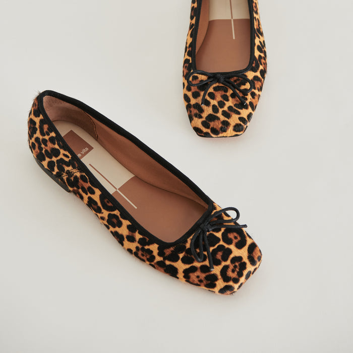 DOLCEVITA-FLATS_ANISA_DKLEOPARDCALFHAIR_DETAILS_01.jpg