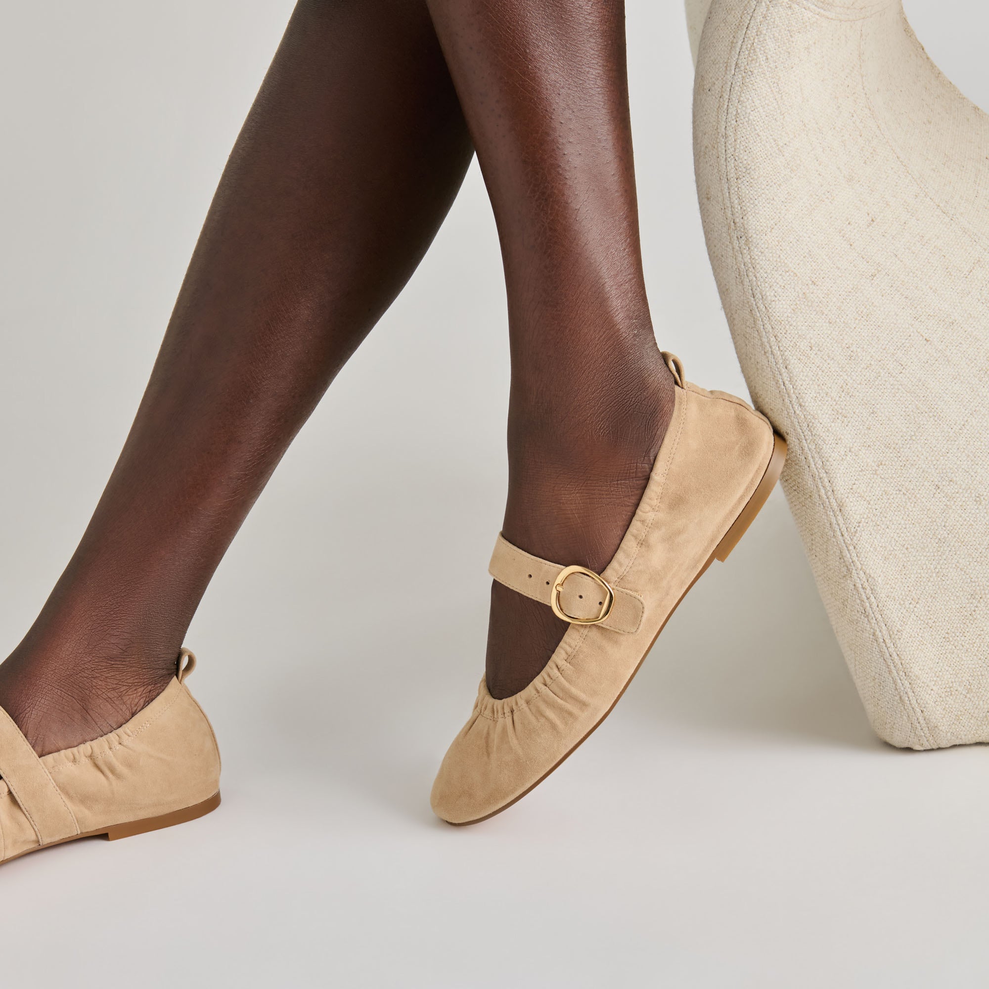 DOLCEVITA-FLATS_CAELY_CAMELSUEDE_01.jpg