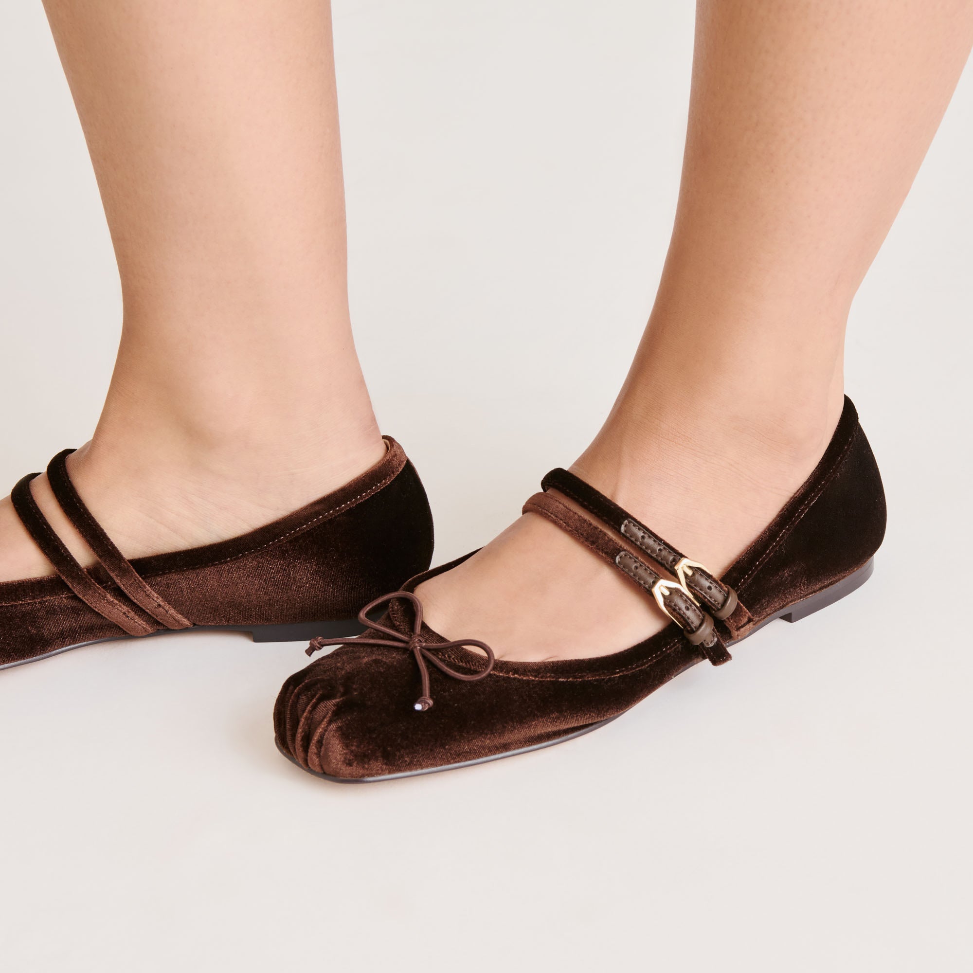 DOLCEVITA-FLATS_GIBSEN_CHOCOLATEVELVET_2-1.jpg