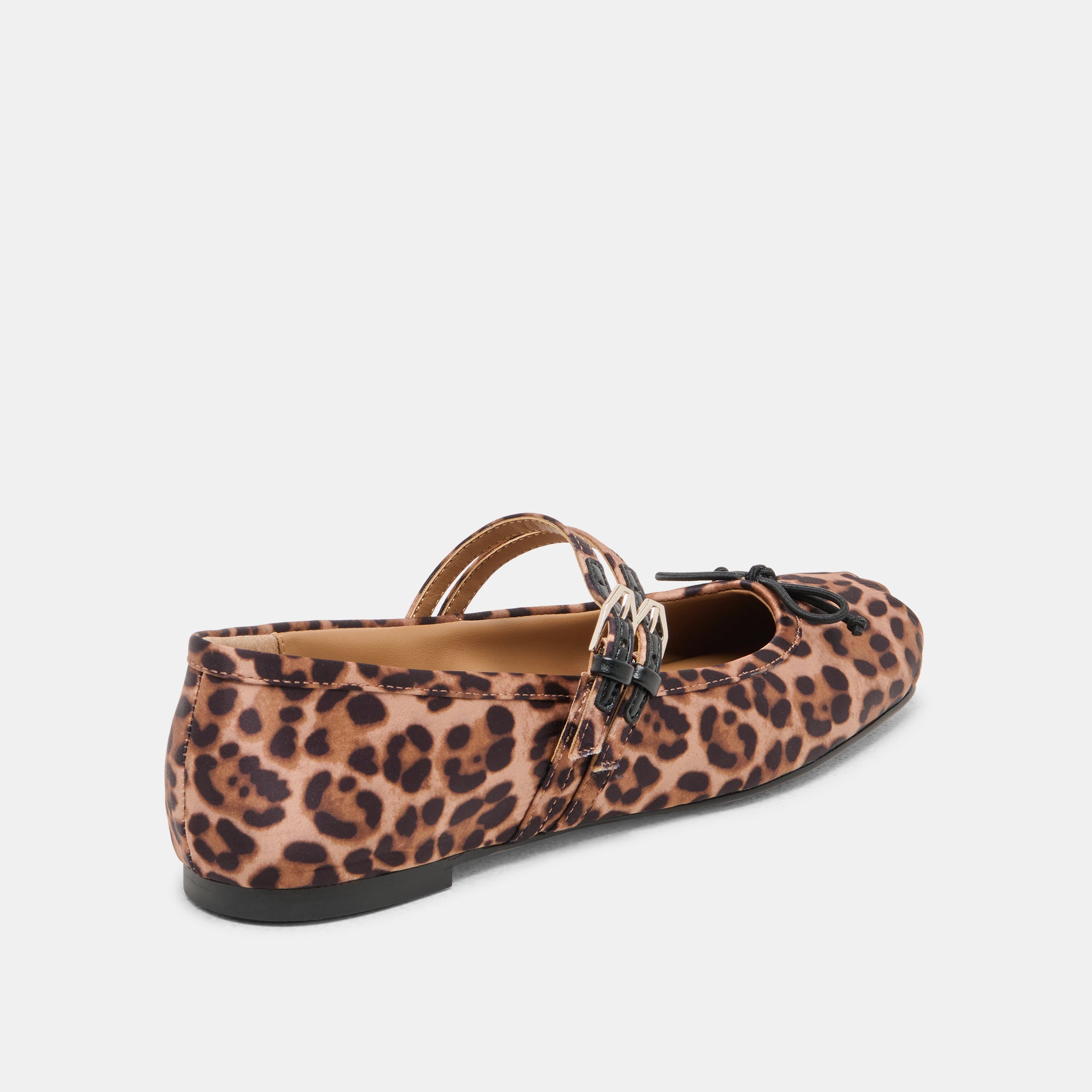 DOLCEVITA-FLATS_GIBSEN_DKLEOPARDSATIN-03.jpg