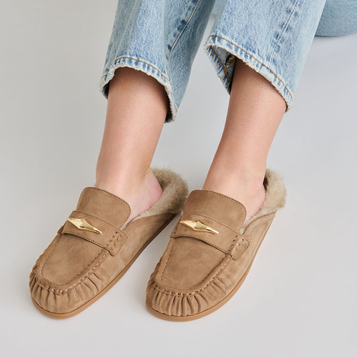 DOLCEVITA-FLATS_JODEROPLUSH_MUSHROOMSUEDE_04-1.jpg