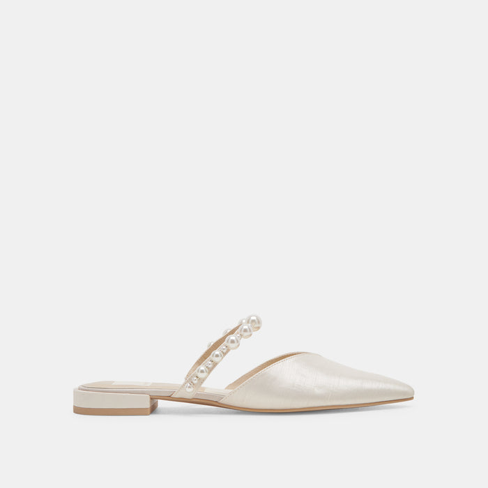 DOLCEVITA-FLATS_KANIKAPEARLLOW_VANILLAPEARLS-02.jpg