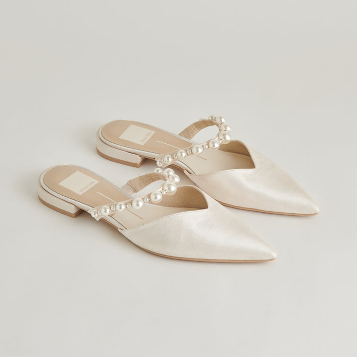 DOLCEVITA-FLATS_KANIKAPEARLLOW_VANILLAPEARLS_DETAILS_02.jpg