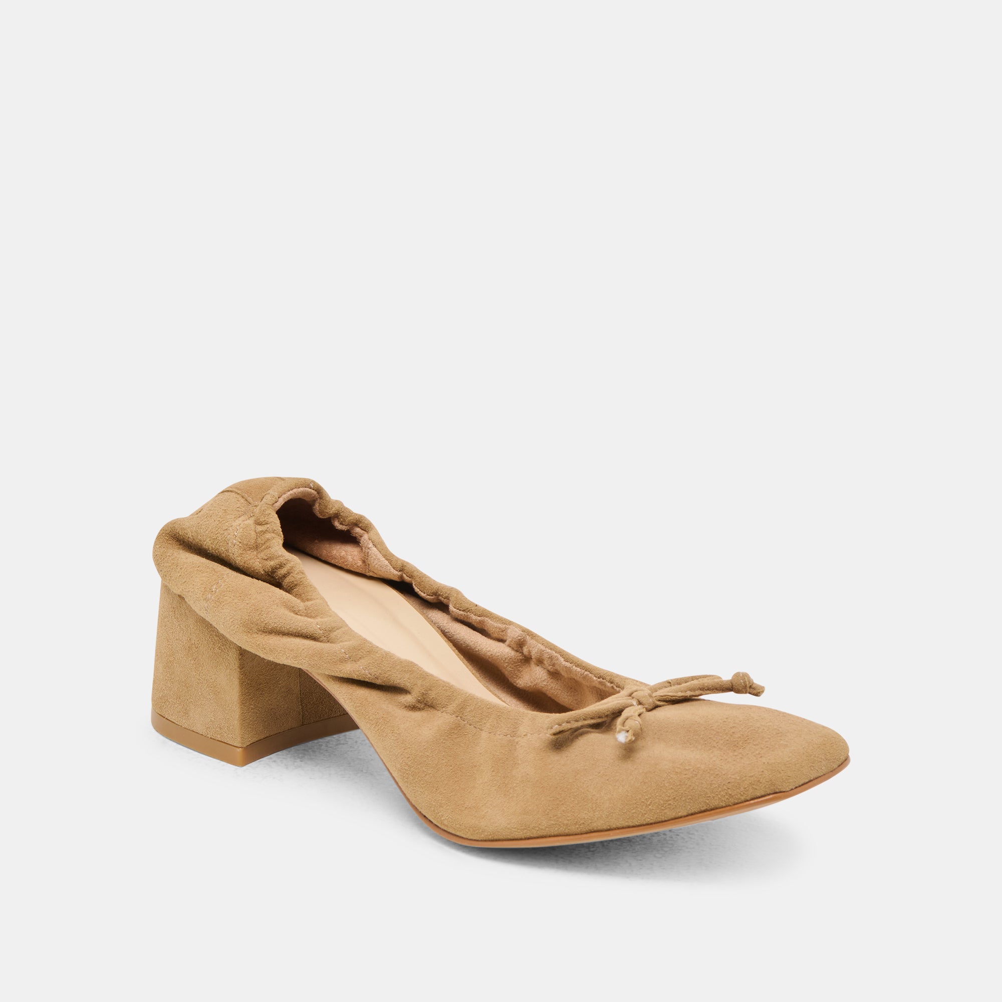 DOLCEVITA-FLATS_KARMIN_DKTAUPESUEDE-01.jpg