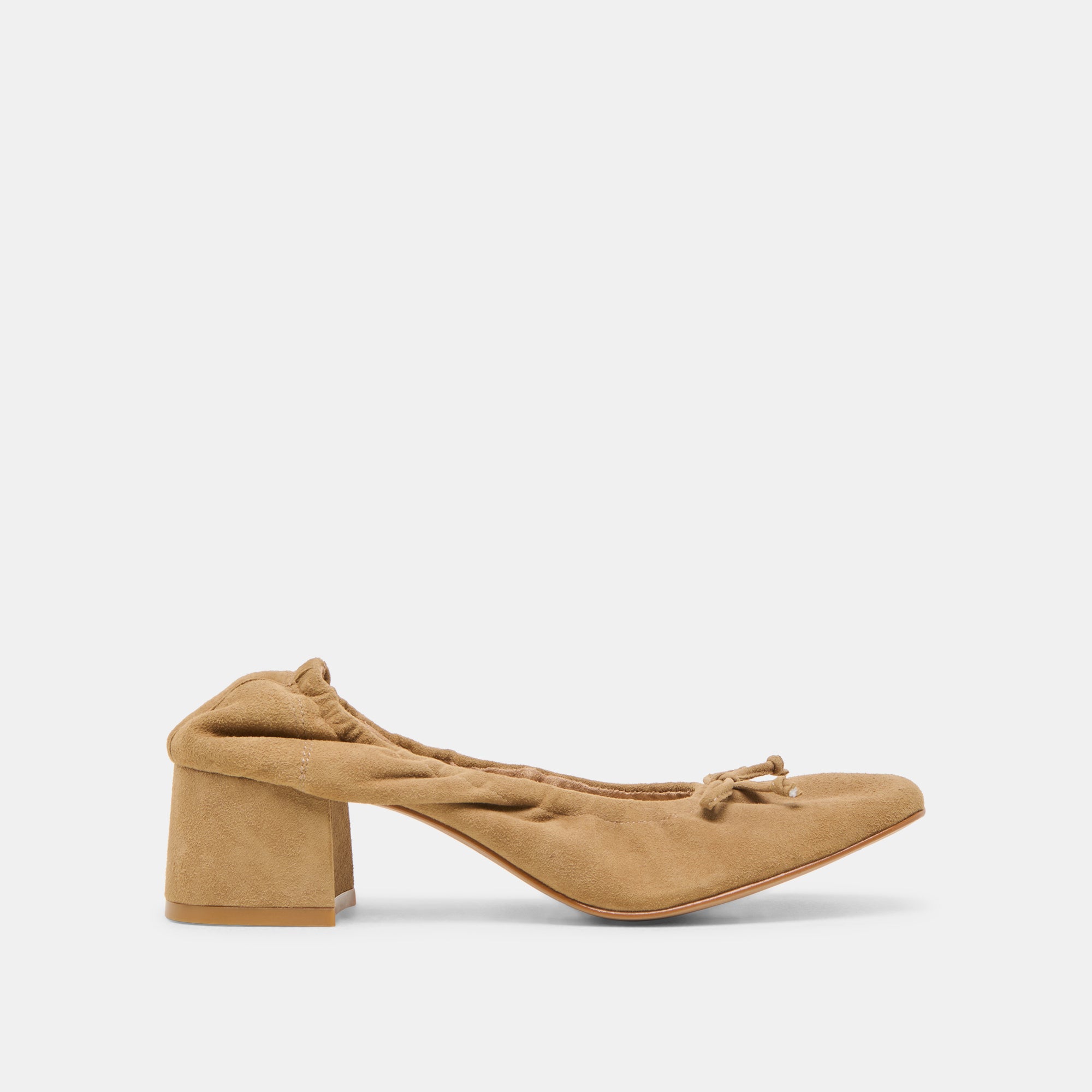 DOLCEVITA-FLATS_KARMIN_DKTAUPESUEDE-02-1.jpg