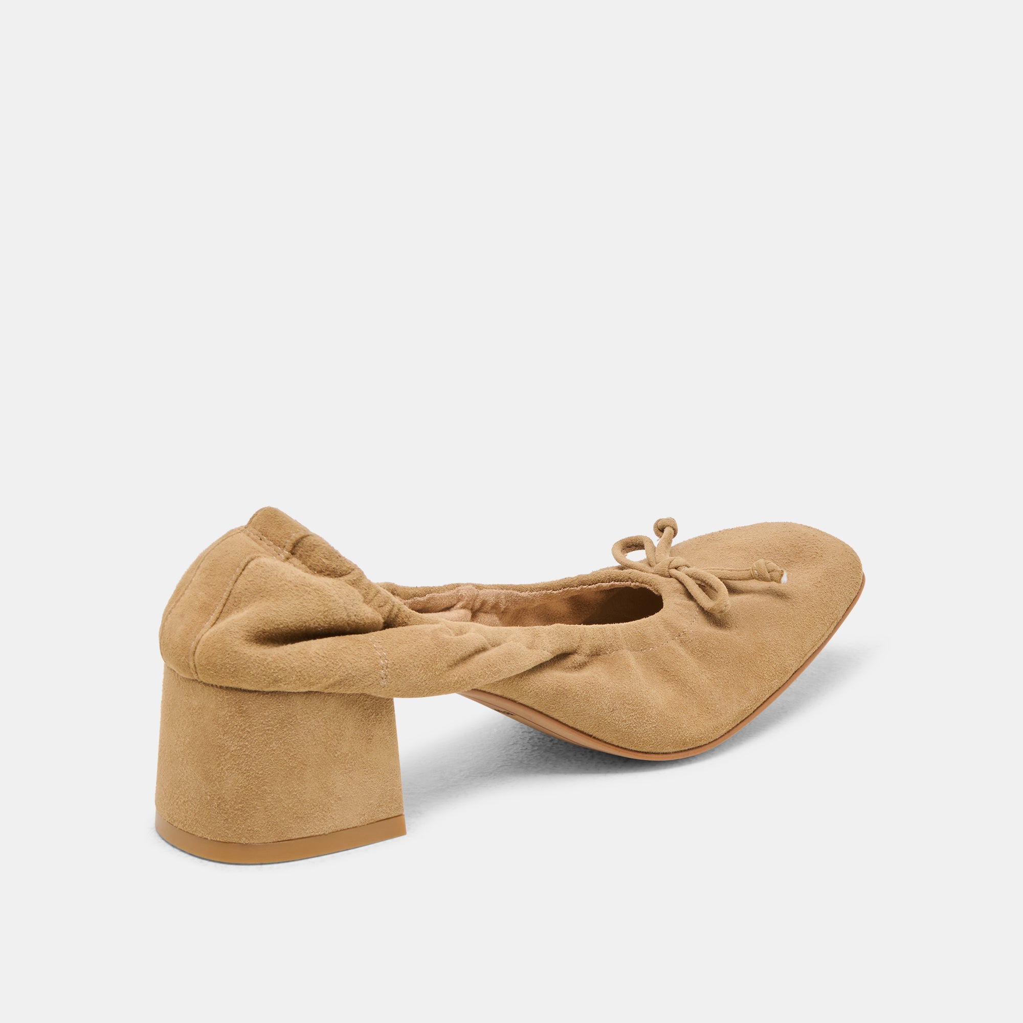DOLCEVITA-FLATS_KARMIN_DKTAUPESUEDE-03.jpg