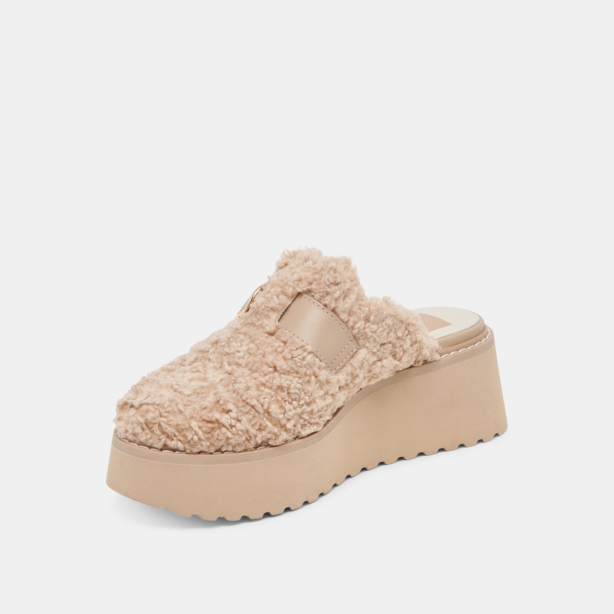 DOLCEVITA-FLATS_LELANIPLUSH_NATURALPLUSH-08-1.jpg