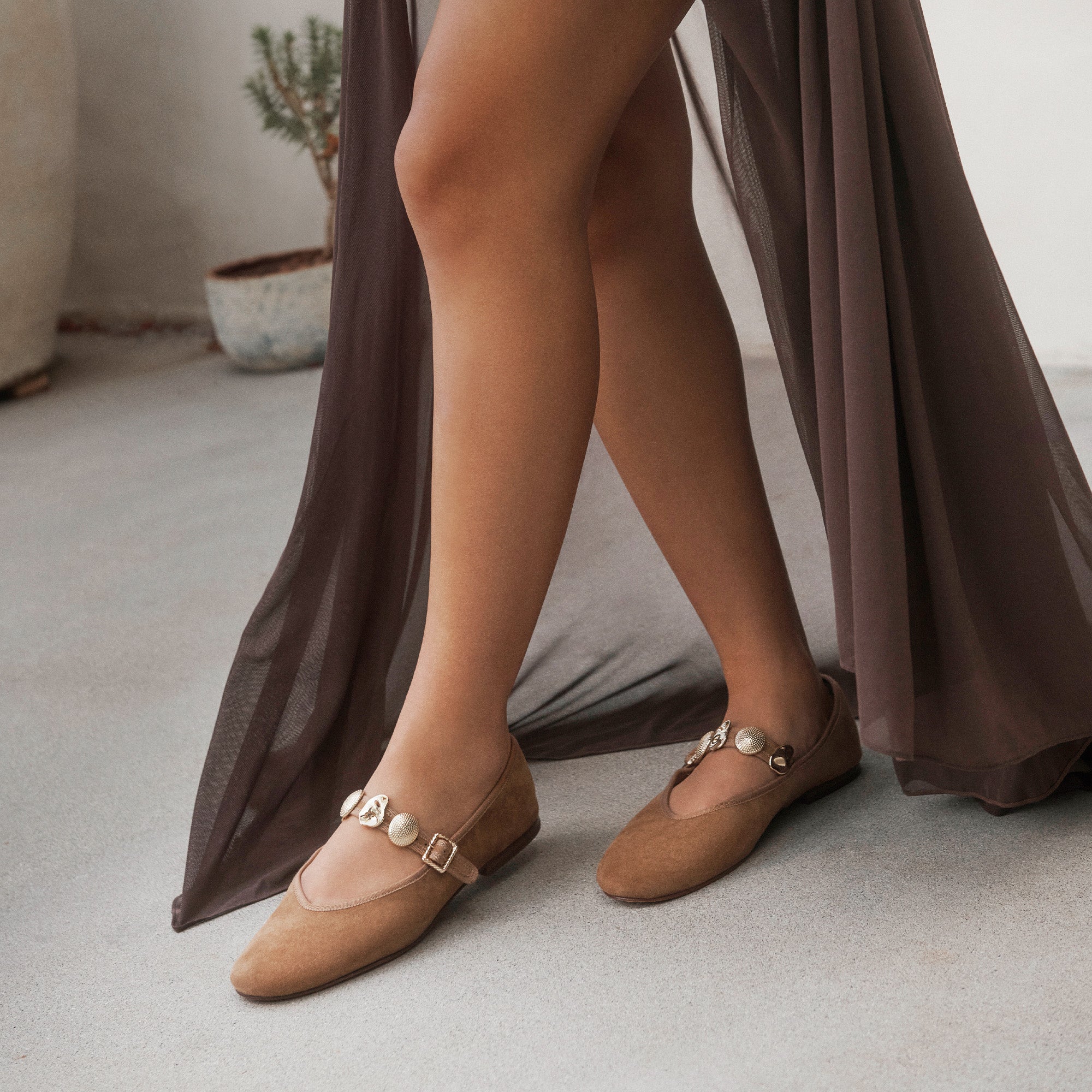 DOLCEVITA-FLATS_RELAN_LIGHTBROWNSUEDE_1_2c0ece6b-2538-4c18-a4e2-aaebbf9930f3.jpg
