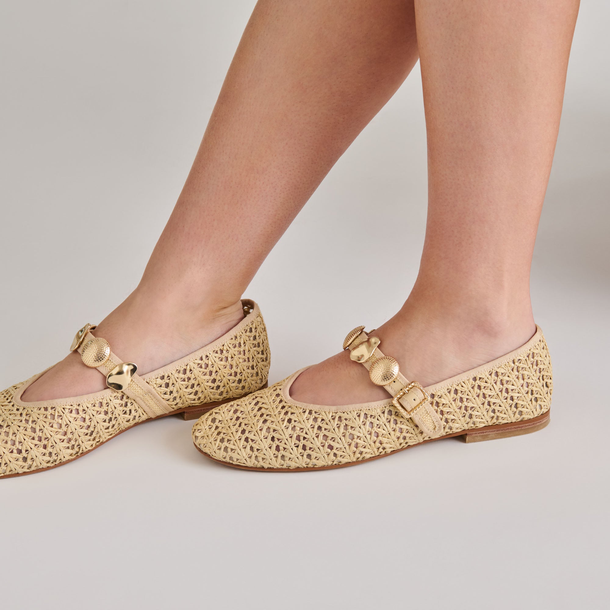 DOLCEVITA-FLATS_RELAN_NATURALCROSSHATCHRAFFIA_01.jpg