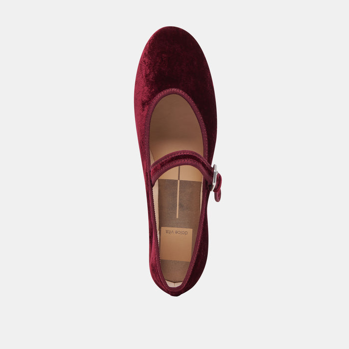 DOLCEVITA-FLATS_ROSLYN_WINE-VELVET-06.jpg