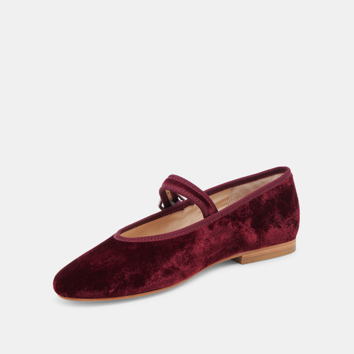 DOLCEVITA-FLATS_ROSLYN_WINE-VELVET-08.jpg