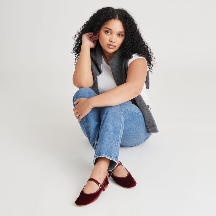 DOLCEVITA-FLATS_ROSLYN_WINEVELVET_ONFOOT.jpg