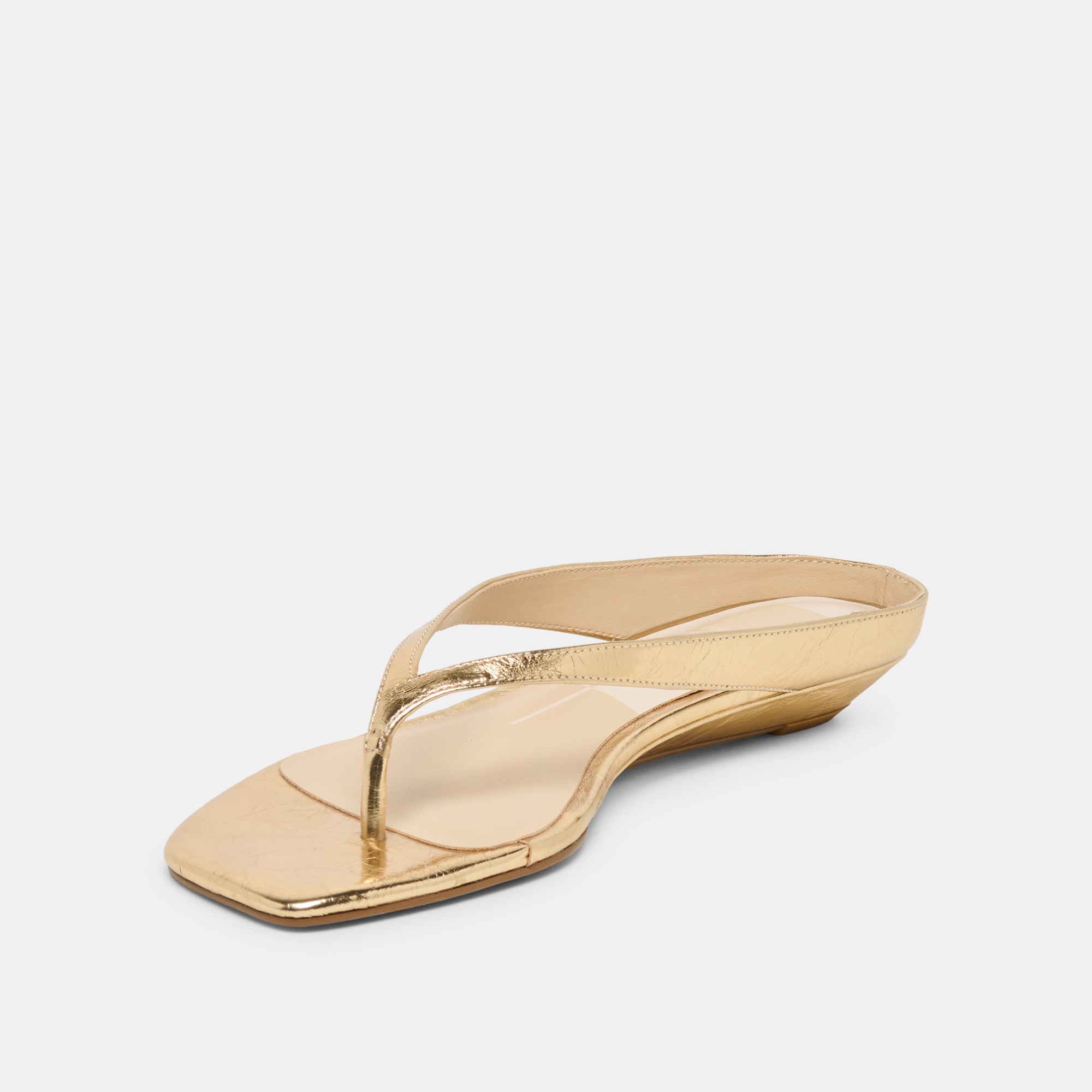 DOLCEVITA-FLAT_GIZEL_GOLDCRINKLEPATENT-08.jpg