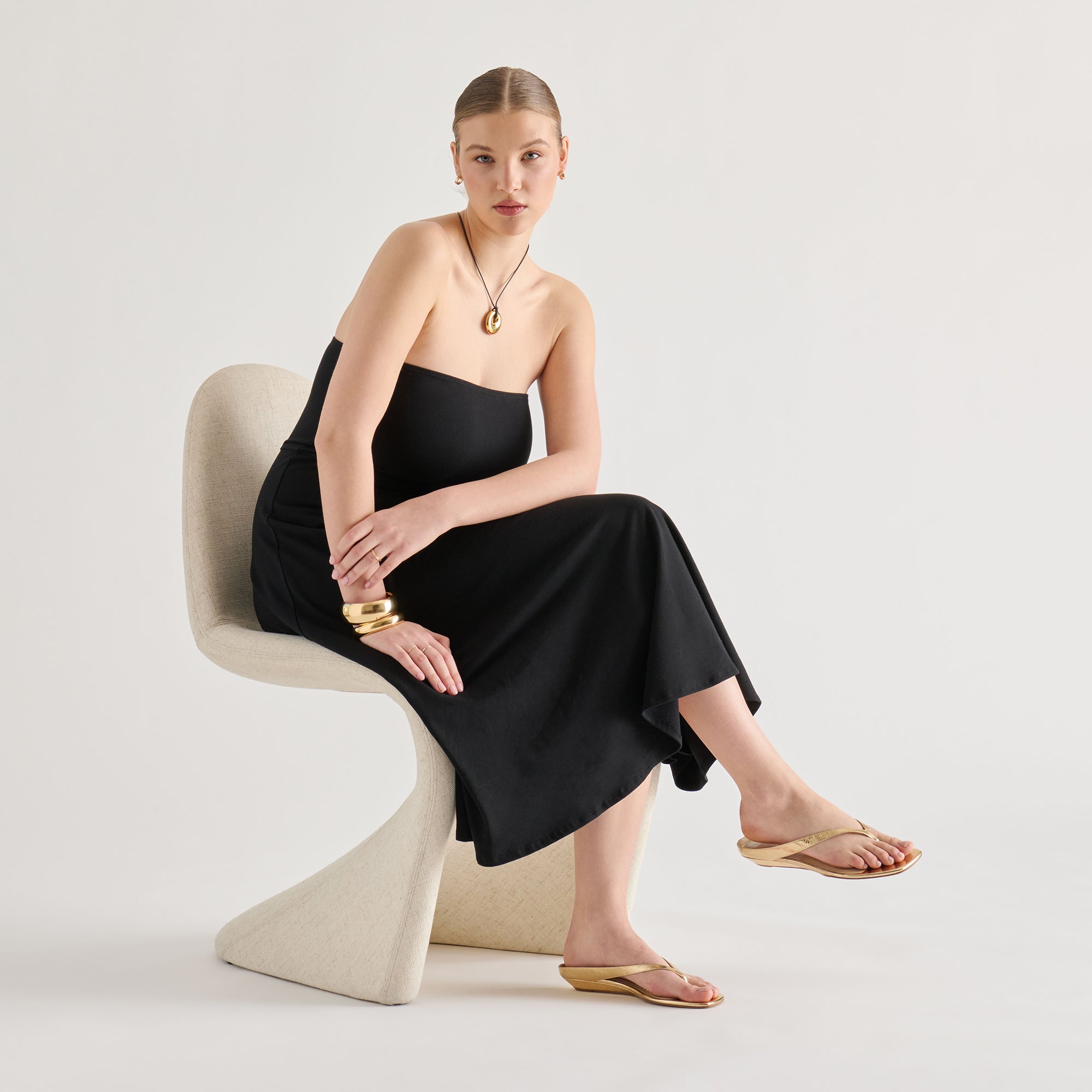 DOLCEVITA-FLAT_GIZEL_GOLDCRINKLEPATENT_01.jpg