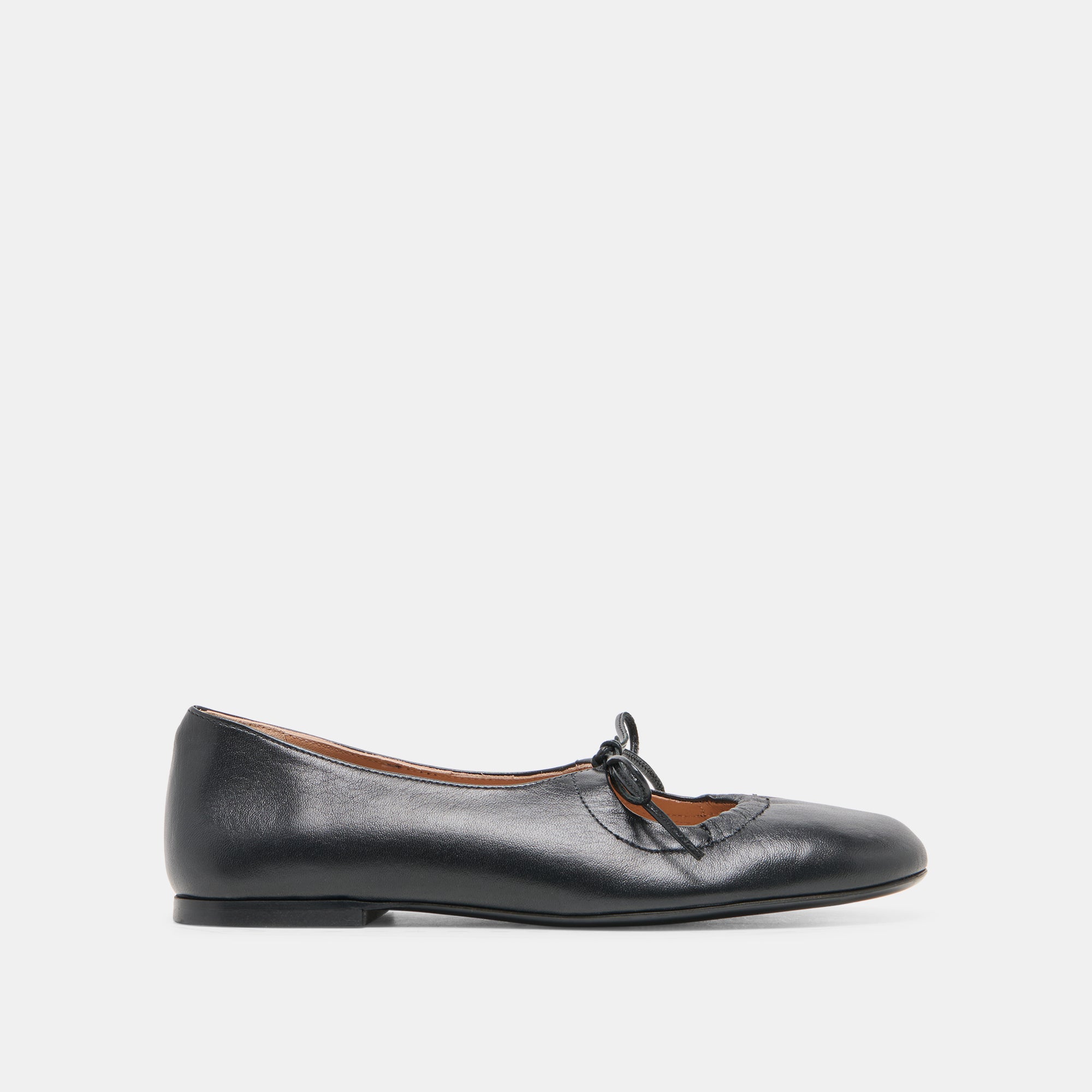 DOLCEVITA-FLAT_PAZEY_BLACKLEATHER-02-1.jpg