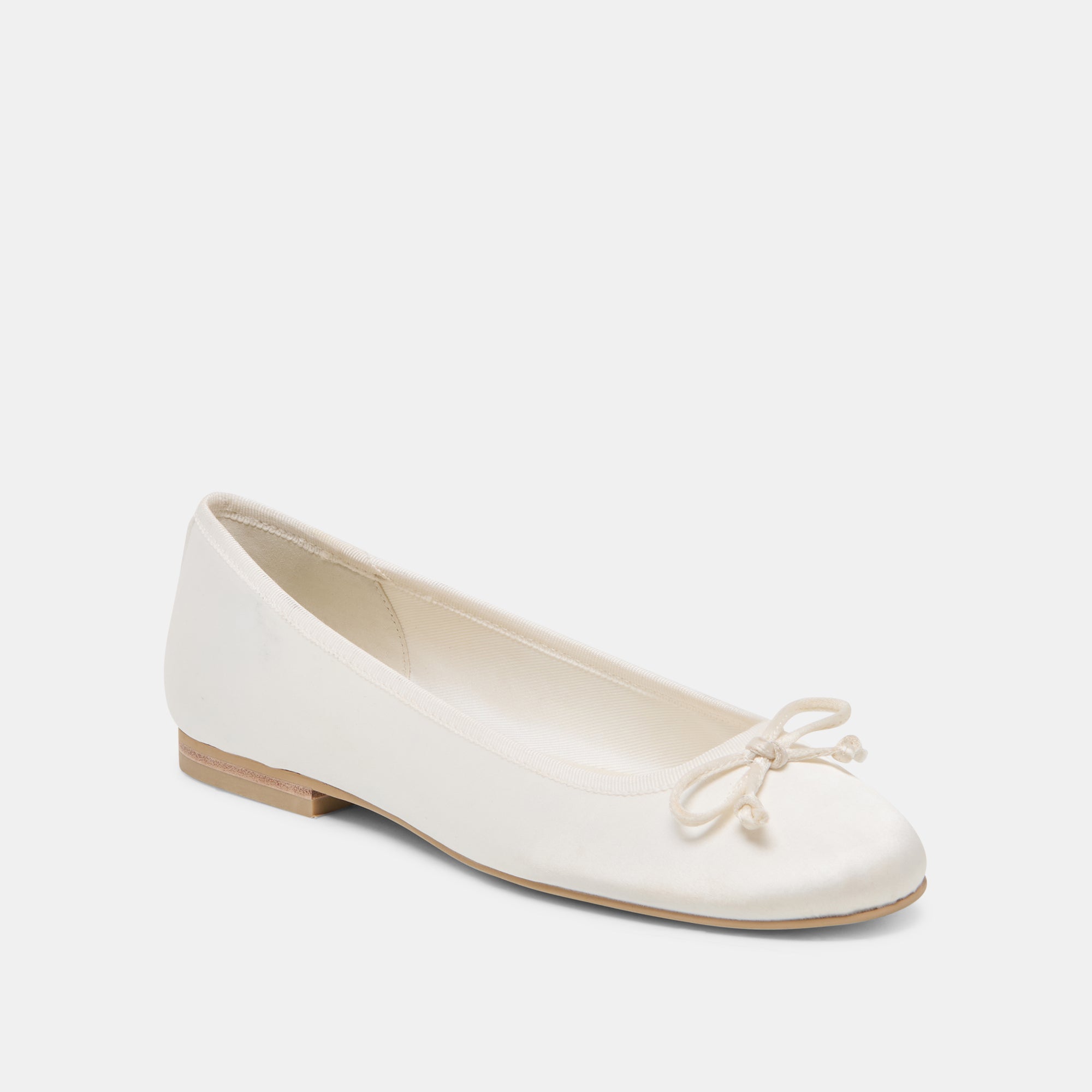 DOLCEVITA-FLAT_RITLA_WHITESATIN-01.jpg