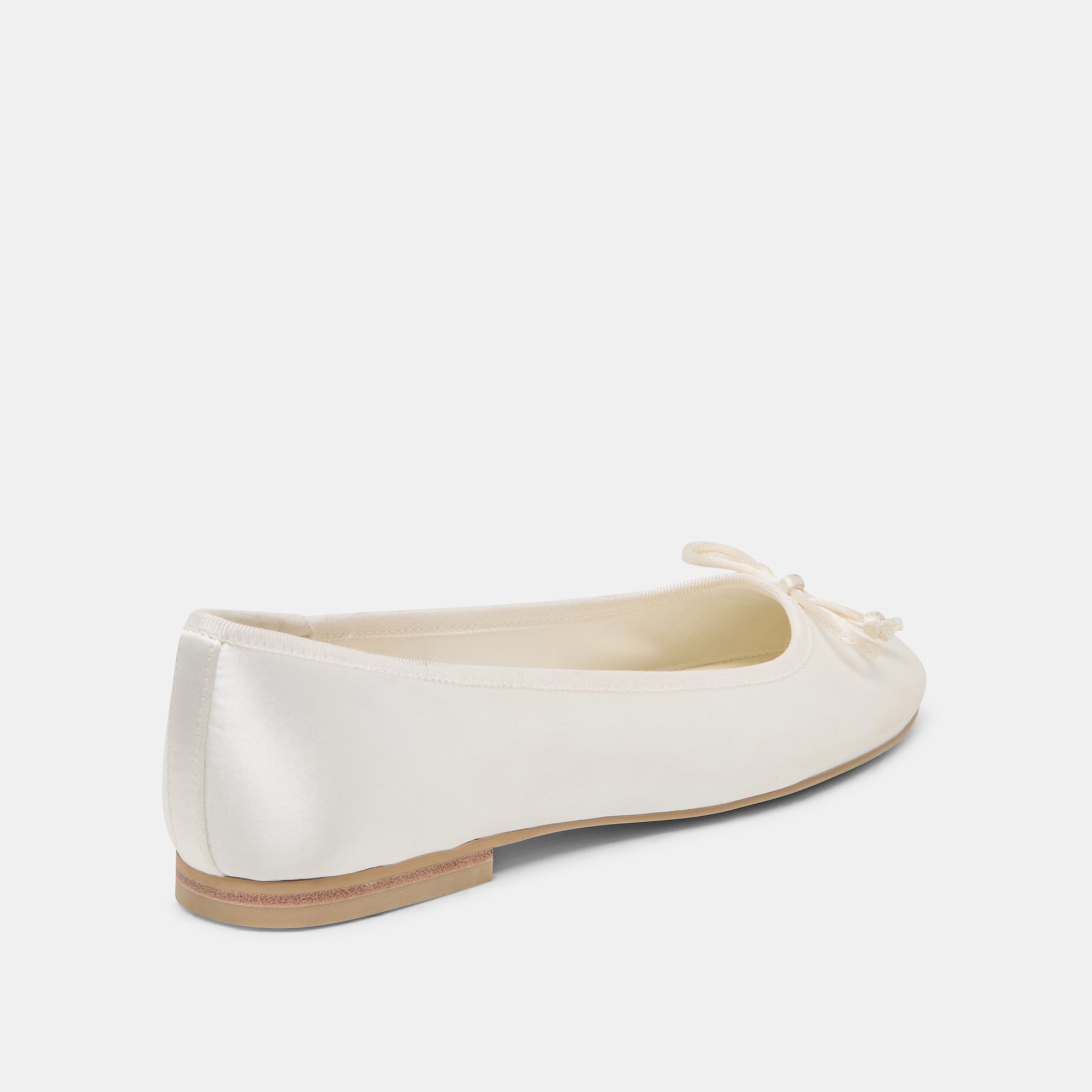 DOLCEVITA-FLAT_RITLA_WHITESATIN-03.jpg