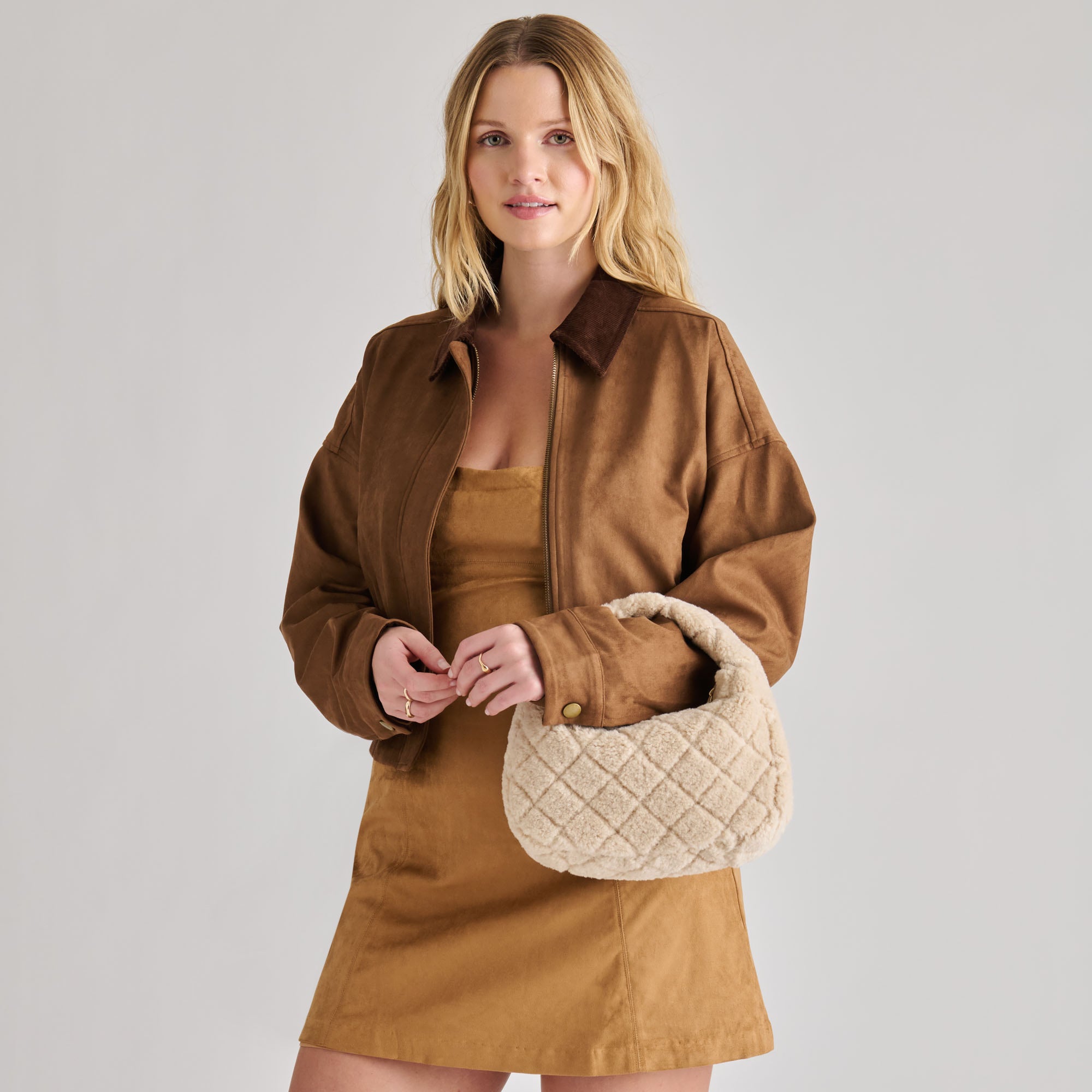 DOLCEVITA-HANDBAG_FRANKIE-F_NATURALFUZZY_02.jpg