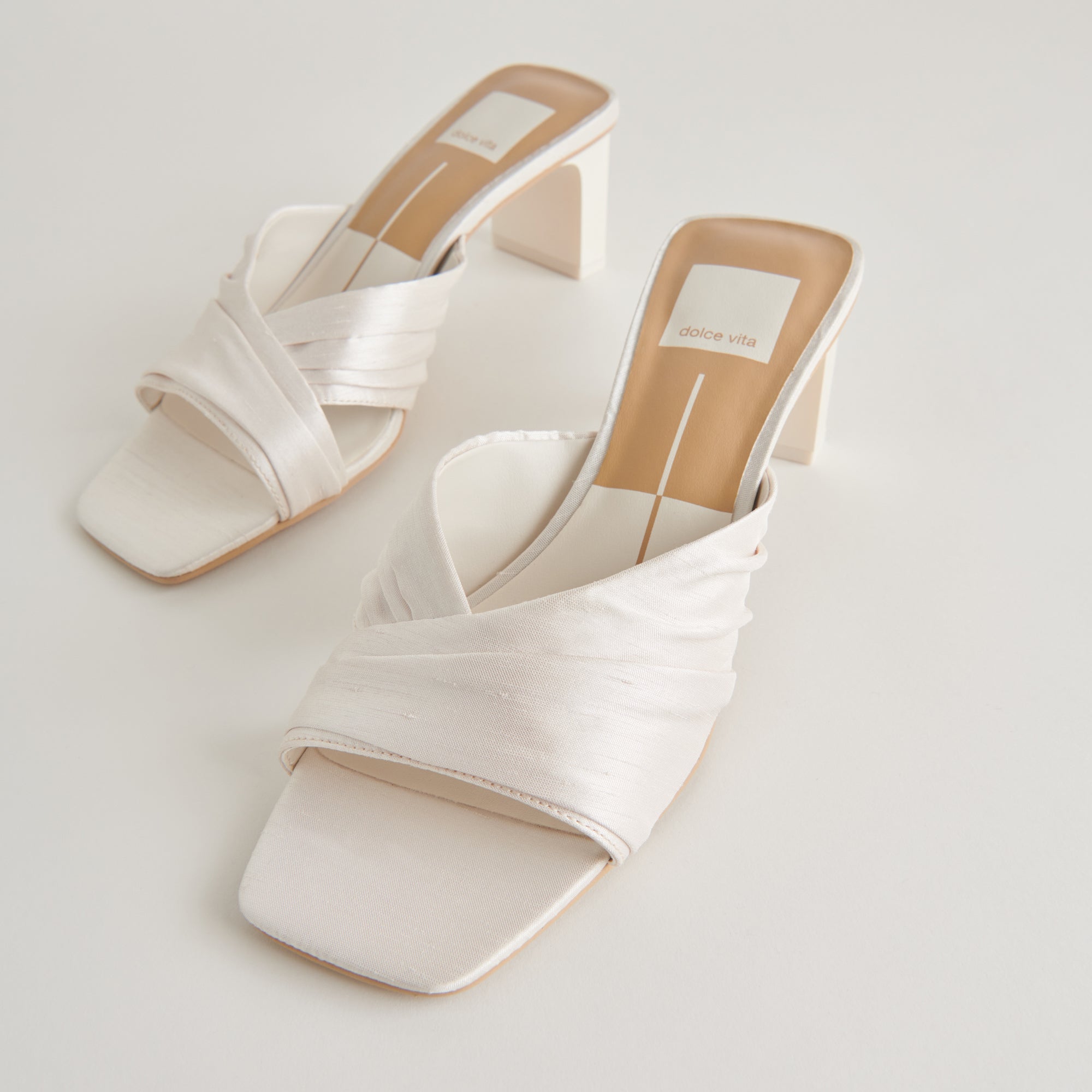 DOLCEVITA-HEELS_CARLAN_OFFWHITESILK_DETAILS-03-1.jpg