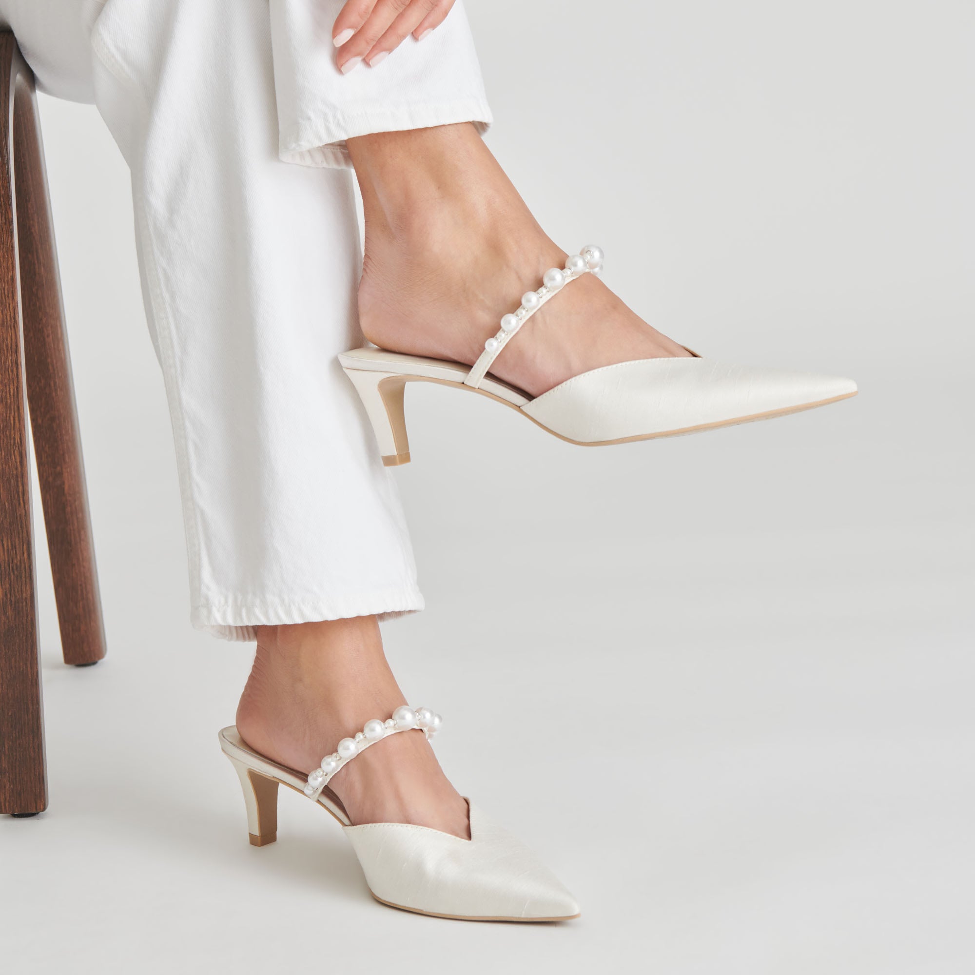DOLCEVITA-HEELS_KANIKAMID_VANILLAPEARLS_ONFOOT_03-1.jpg