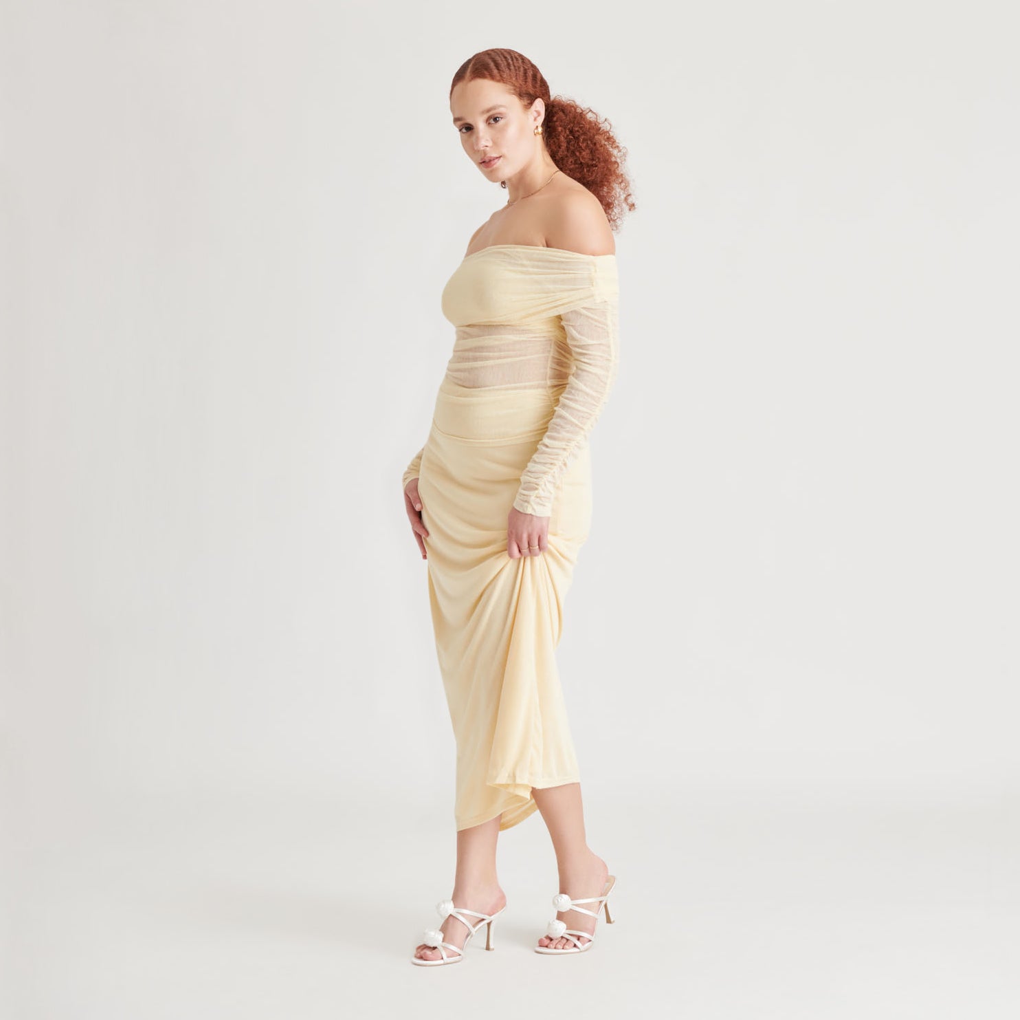 DOLCEVITA-HEELS_LUNETE_IVORYSATIN_ONFOOT_01-1.jpg