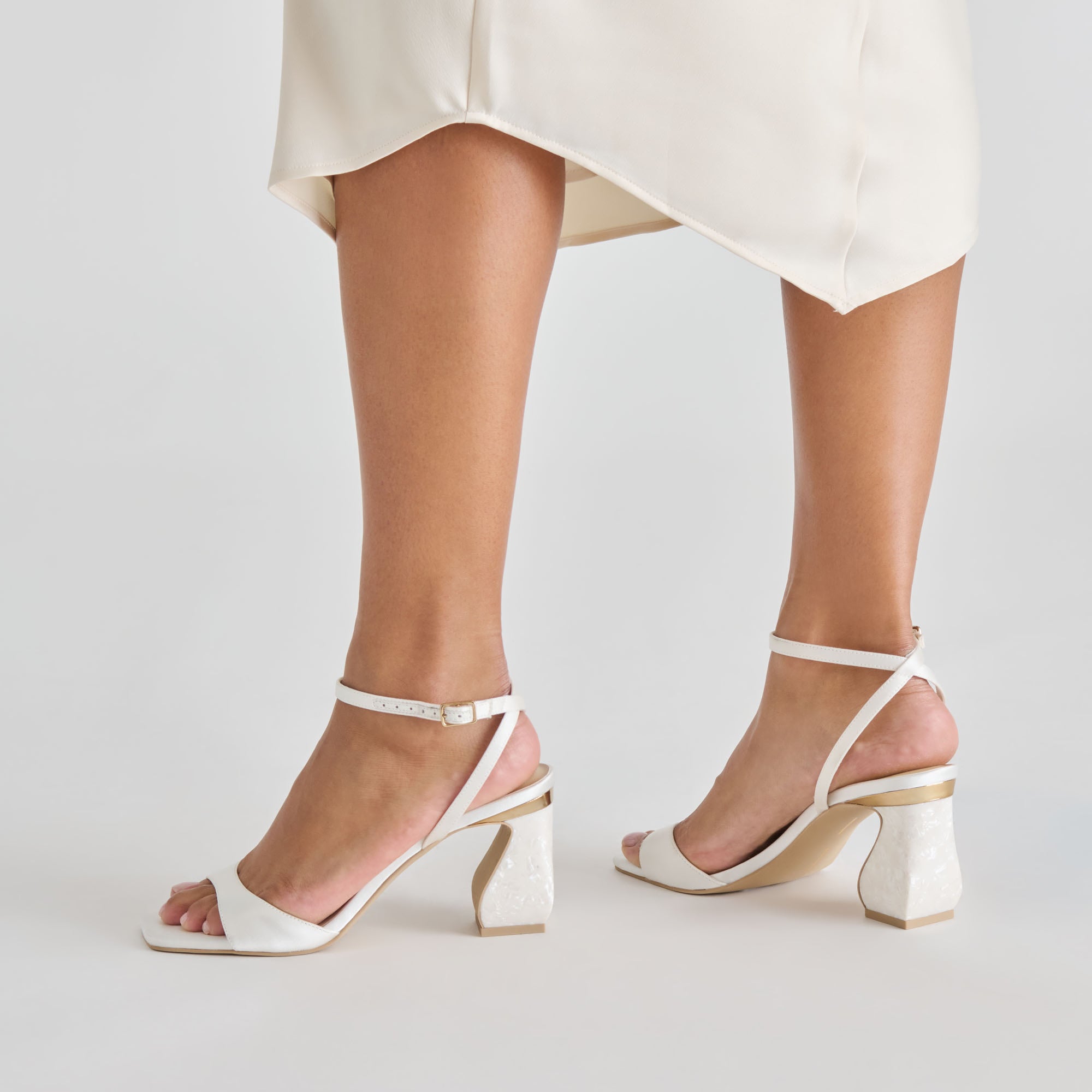 DOLCEVITA-HEELS_TILDA_TRUEWHITESATIN_01.jpg
