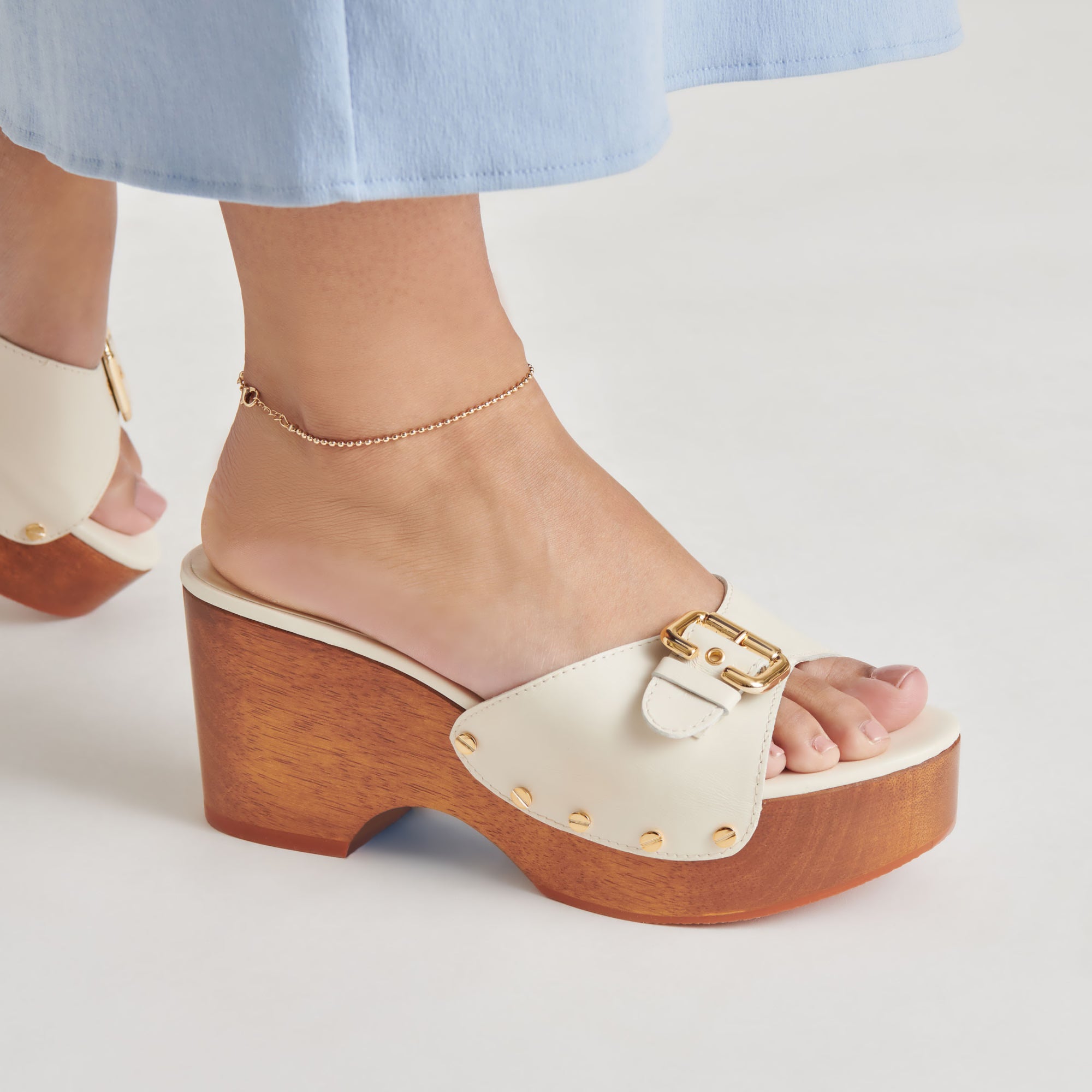 DOLCEVITA-HEELS_YALAH_IVORYLEATHER-ONFOOT_02.jpg