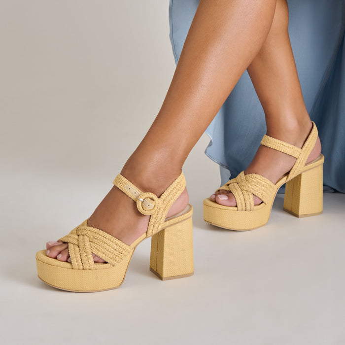 DOLCEVITA-HEEL_BETY_LTNATURALWOVENRAFFIA-ONFOOT_03.jpg