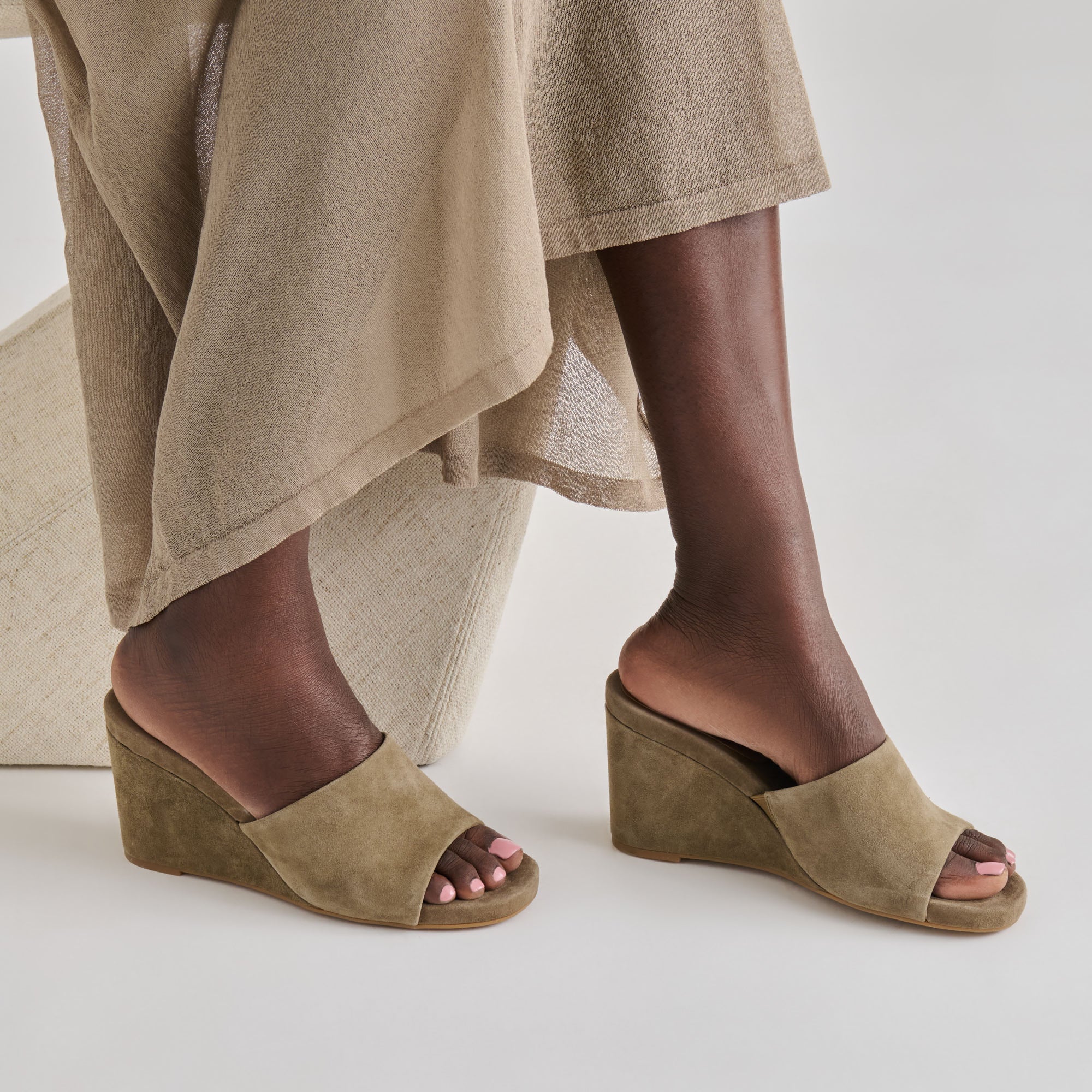 DOLCEVITA-HEEL_HOLTA_OLIVESUEDE_02.jpg