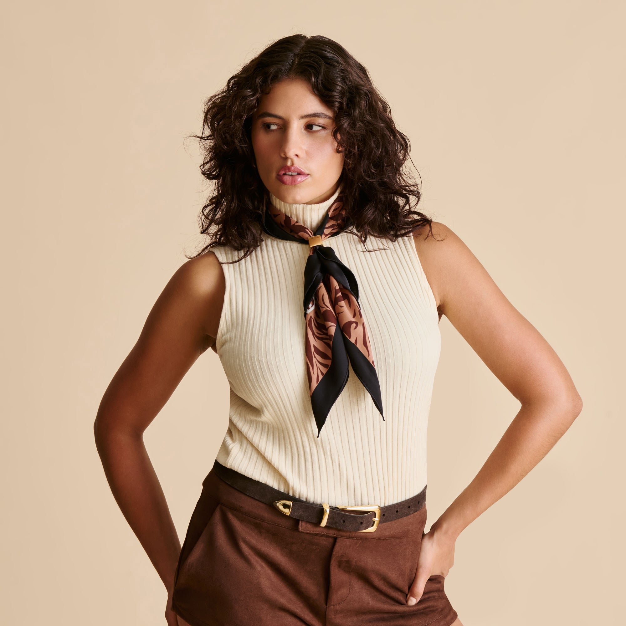 DOLCEVITA-SCARF_PINKMULTIFRUIT_1_ef604955-83f9-4755-9fc9-487ad1f9f66c-1.jpg