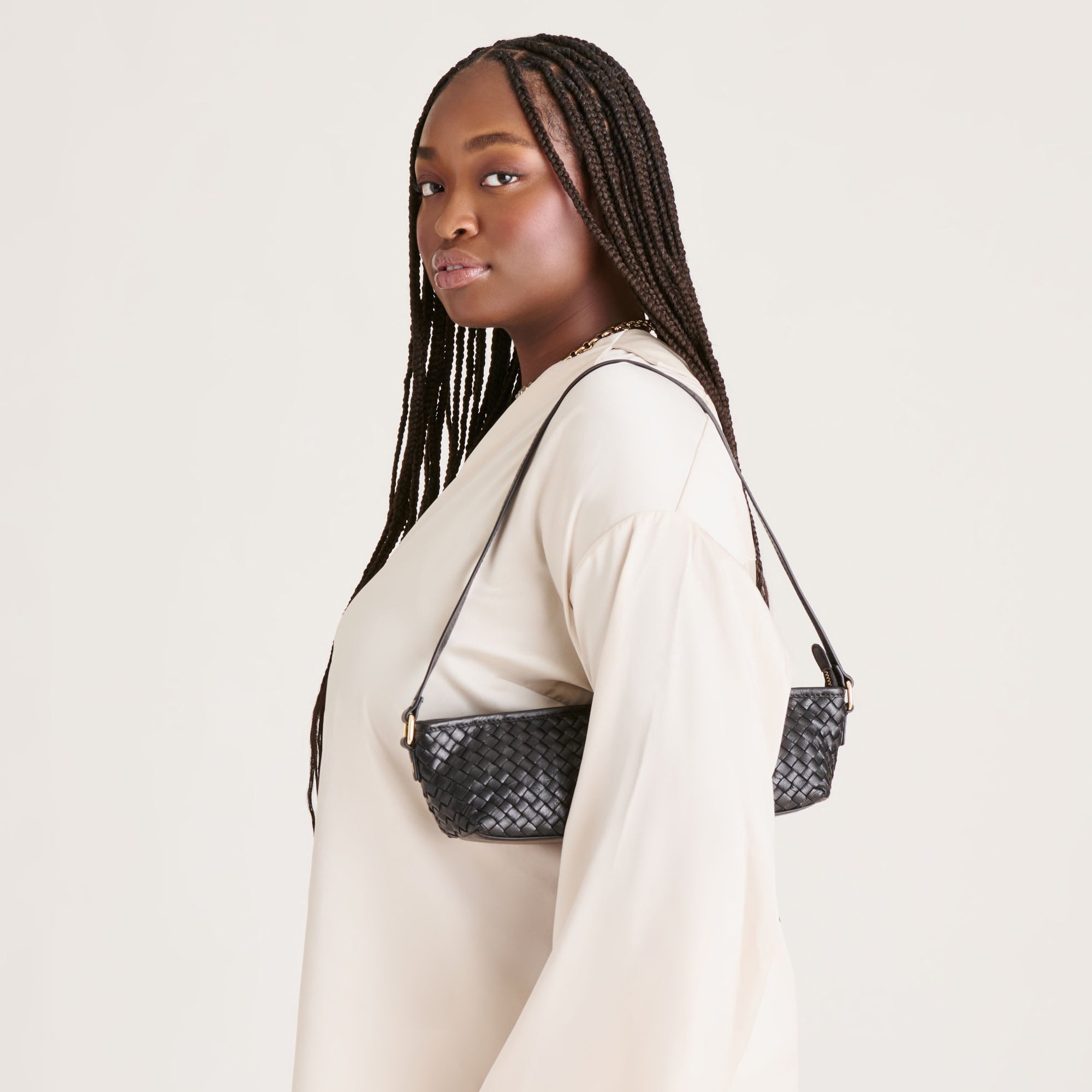 DOLCEVITA-SHOULDERBAG_SAVAII-W_BLACKWOVENLEATHER_1_c34071be-068c-4322-8e6d-d33acb9c286b.jpg