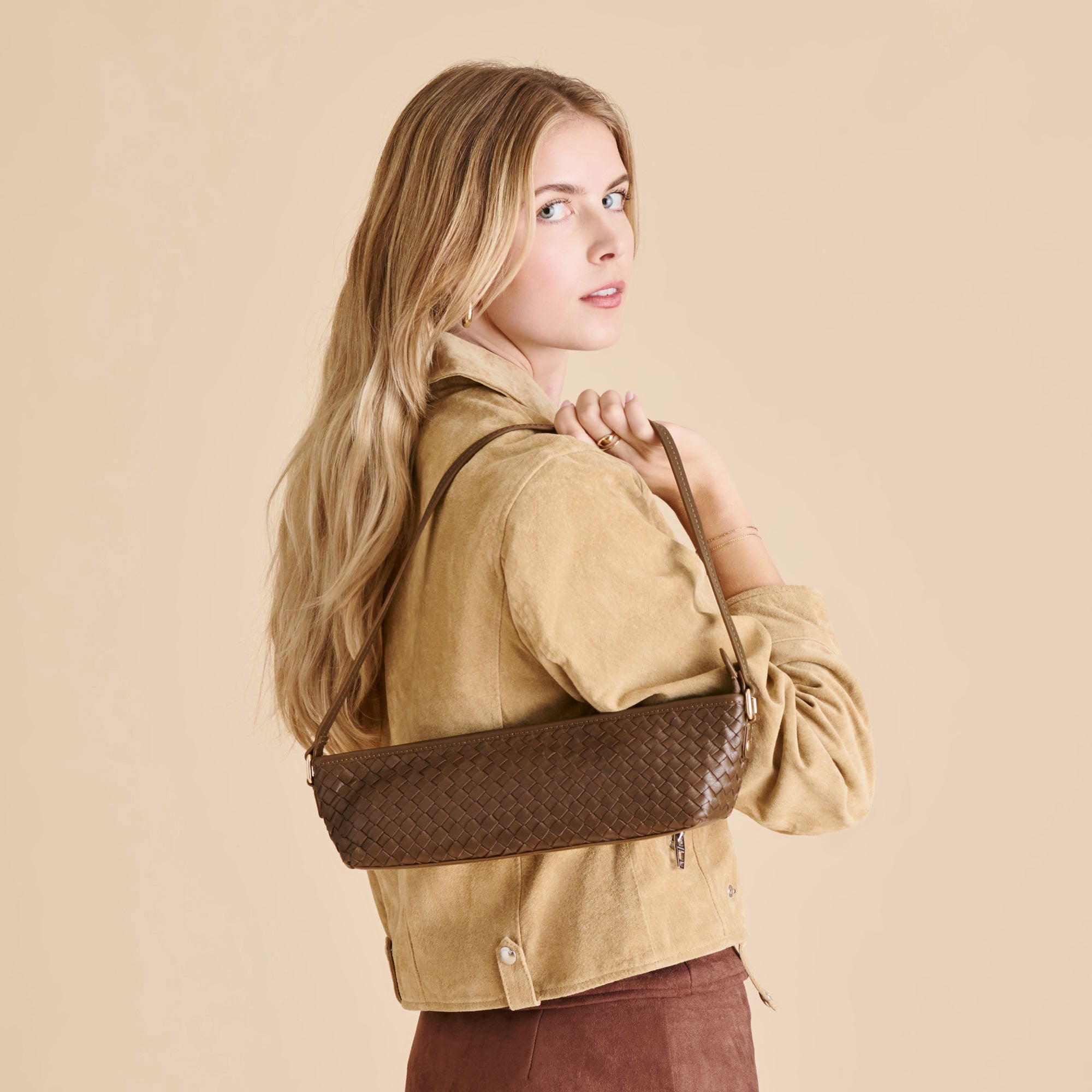 DOLCEVITA-SHOULDERBAG_SAVAII-W_BROWNWOVENLEATHER.jpg