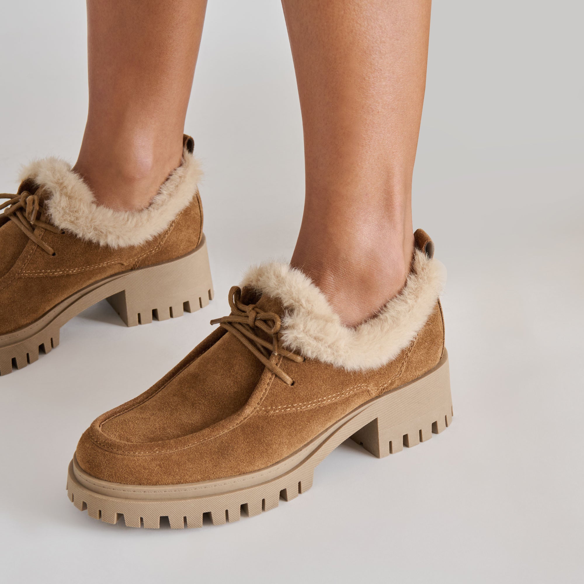 DOLCEVITA-SNEAKERS_MILZAPLUSH_LTBROWNSUEDE_02.jpg