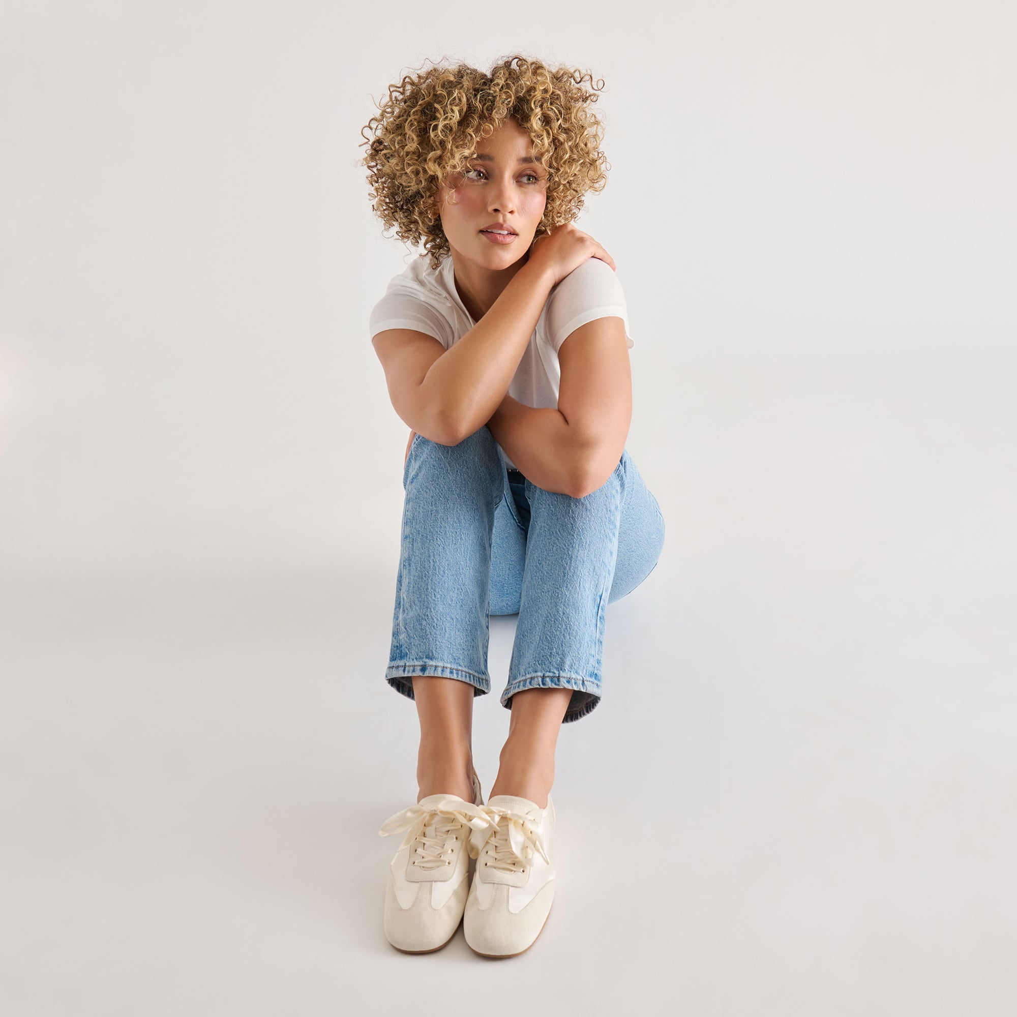 DOLCEVITA-SNEAKER_ITZY_VANILLASATIN_03.jpg