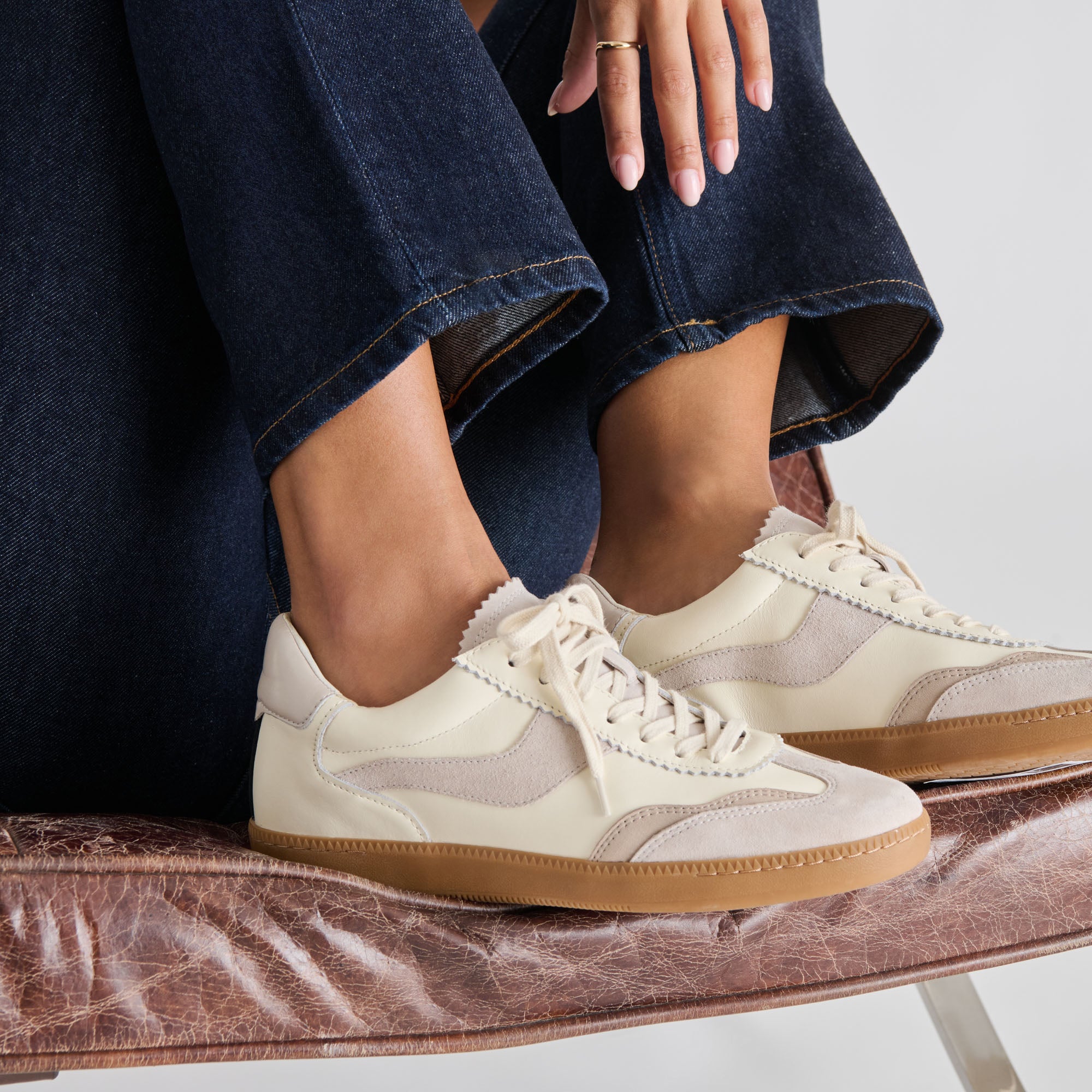 DOLCEVITA-SNEAKER_NOTICE_GREY-WHITELEATHER_03.jpg