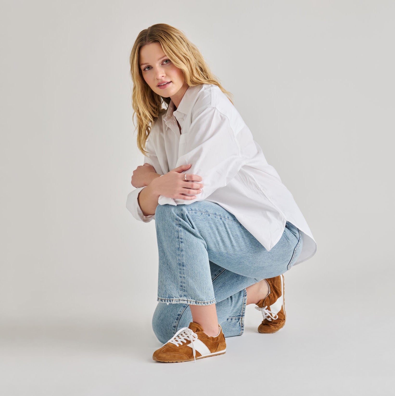 DOLCEVITA-SNEAKER_SHYLA_COGNACSUEDE_02.jpg