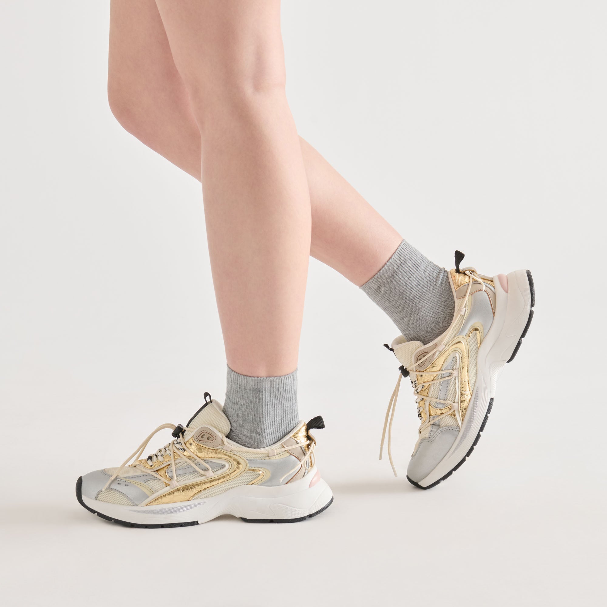 DOLCEVITA-SOCKS_HOISERY_01-1.jpg