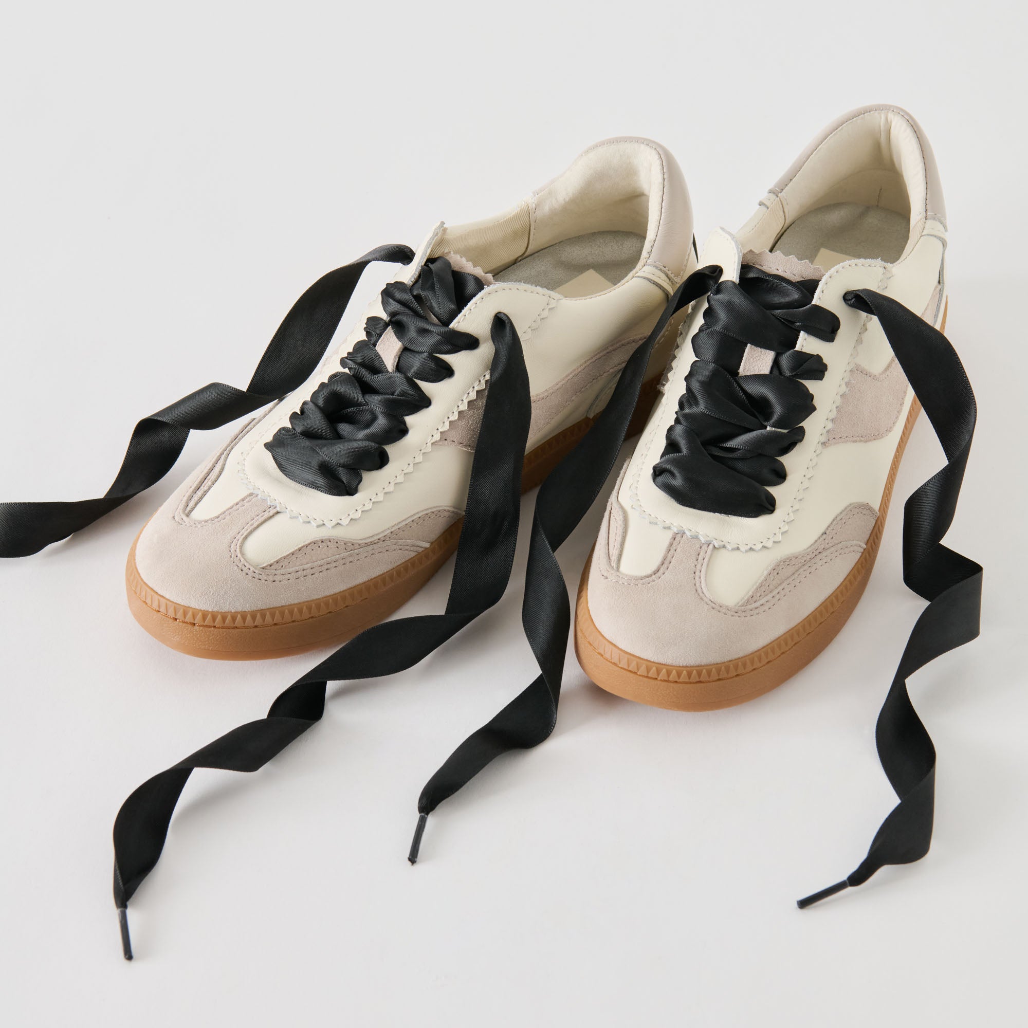 DOLCEVITA-STYLEDLACES_14_4291143e-4bc3-48ed-bb97-c442c2ae9ad4-1.jpg