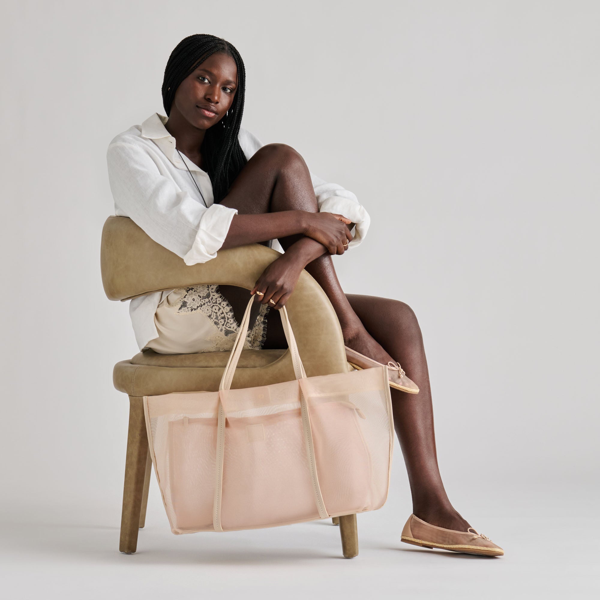 DOLCEVITA-TOTE_AISLIN_BLUSH_02_9dd4d984-4e25-472b-ac6f-d845757112b6.jpg